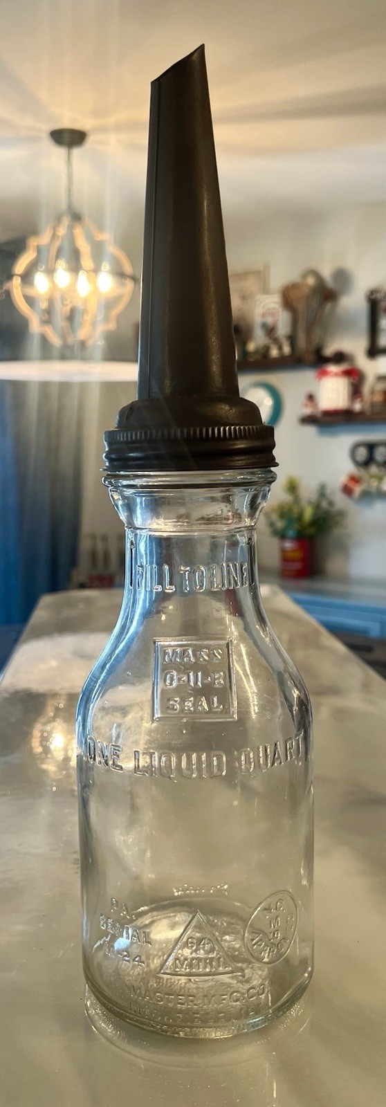 Vintage 1 Quart The Master Mfg. Co. Litchfield IL Oil Spout & Duraglas Bottle