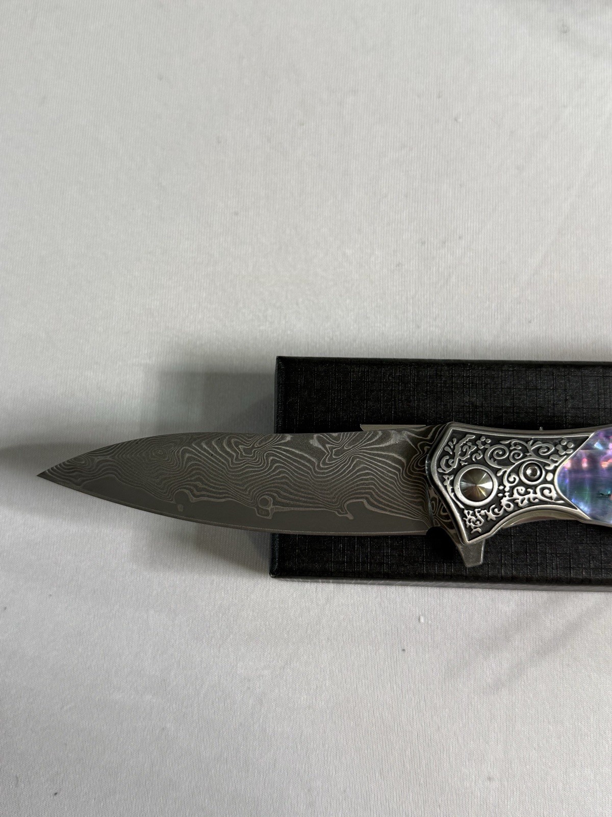 Sigma Pocketknife – 67 Layer Damascus Blade, Multicolor Abalone Shell Handle.