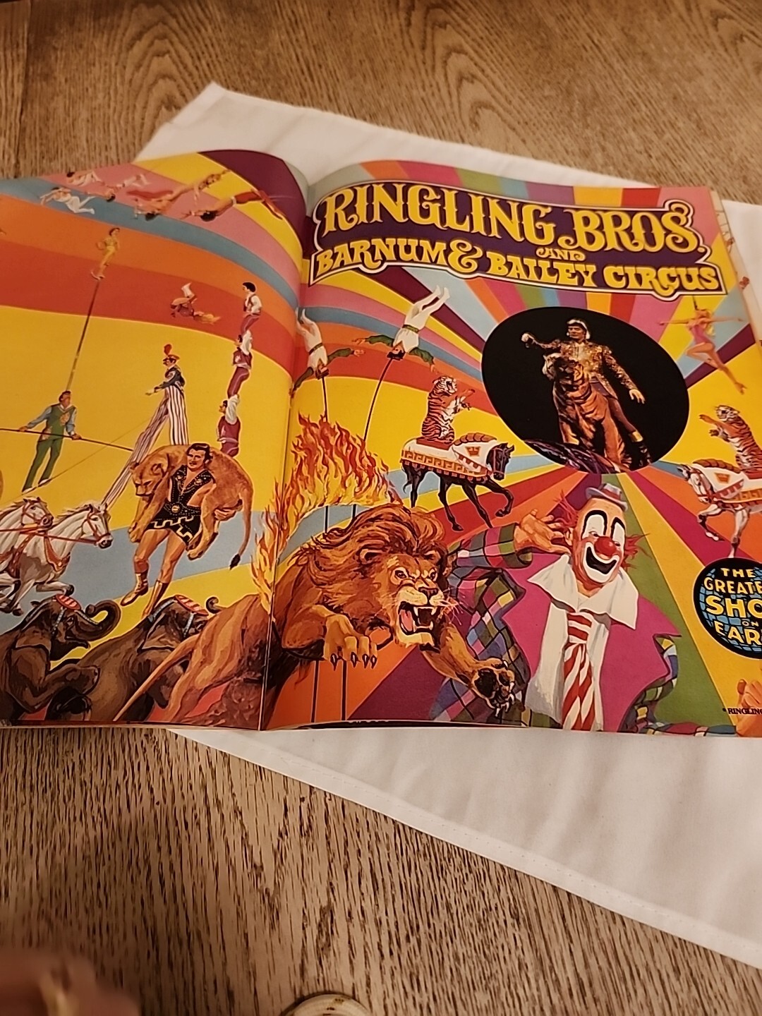 Vtg Ringling Bros Barnum Bailey Circus Program 1977 Souvenir Mag W/Poster Insert