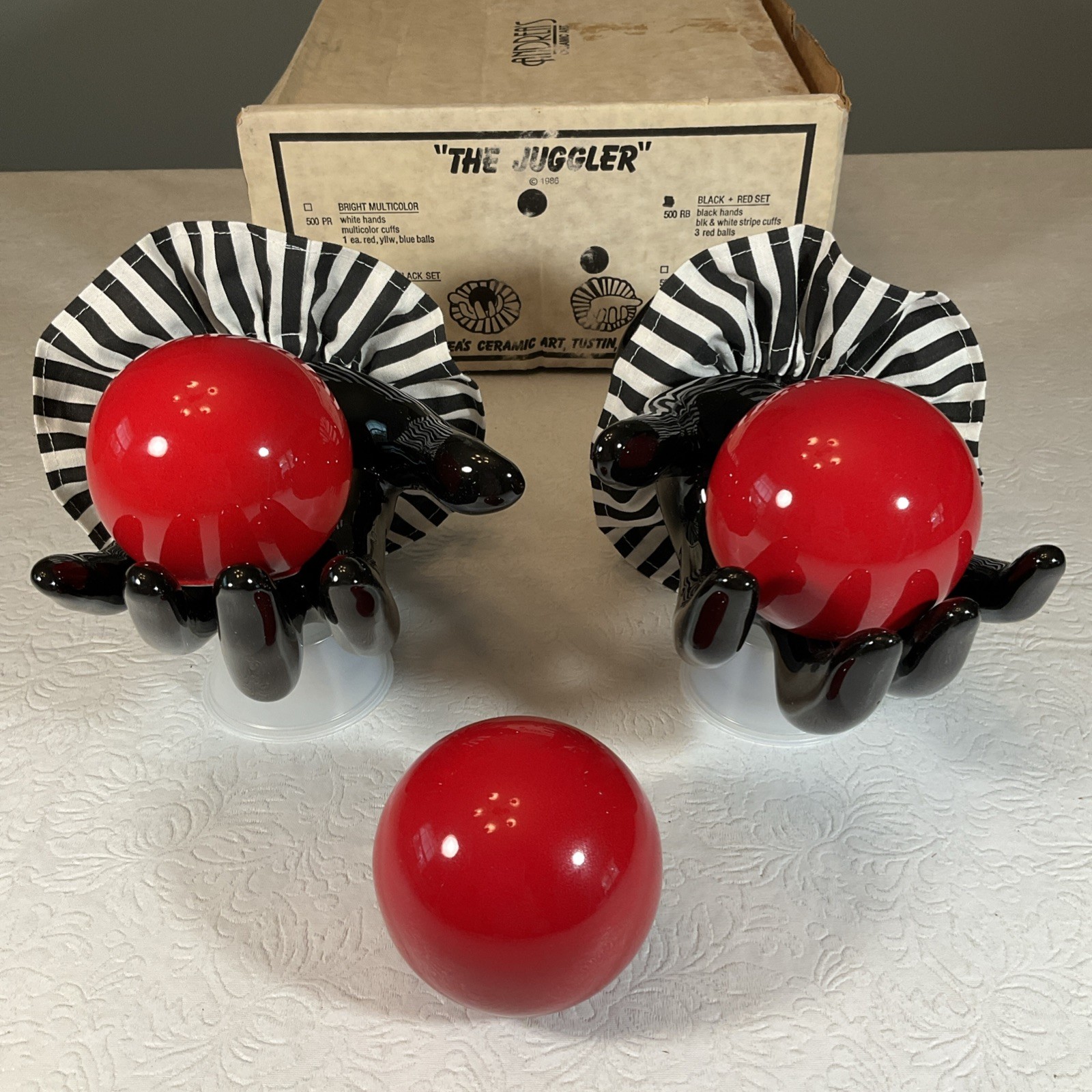 Vtg Andrea’s Ceramic Art 1986 Juggler Clown Hands Juggling Balls 3D Wall Hanging