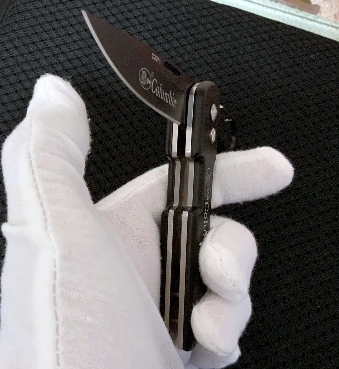 Carabiner Clip Columbia Brand Sharp Folding Knife