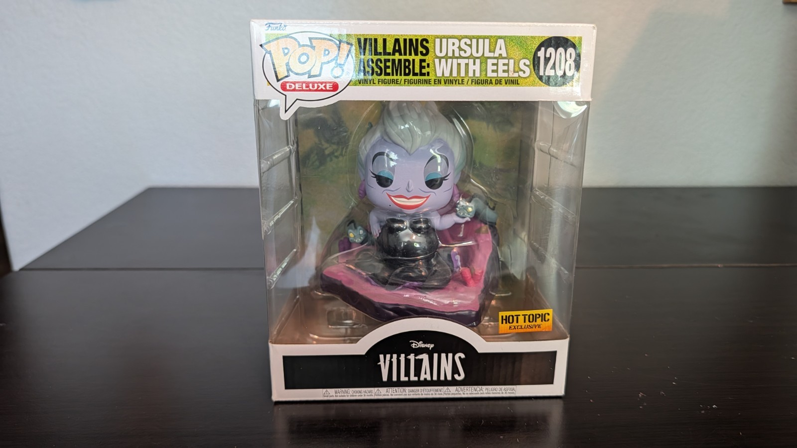 Funko Pop Deluxe: Disney Ursula With Eels Hot Topic (Exclusive) #1208 USED W/BOX
