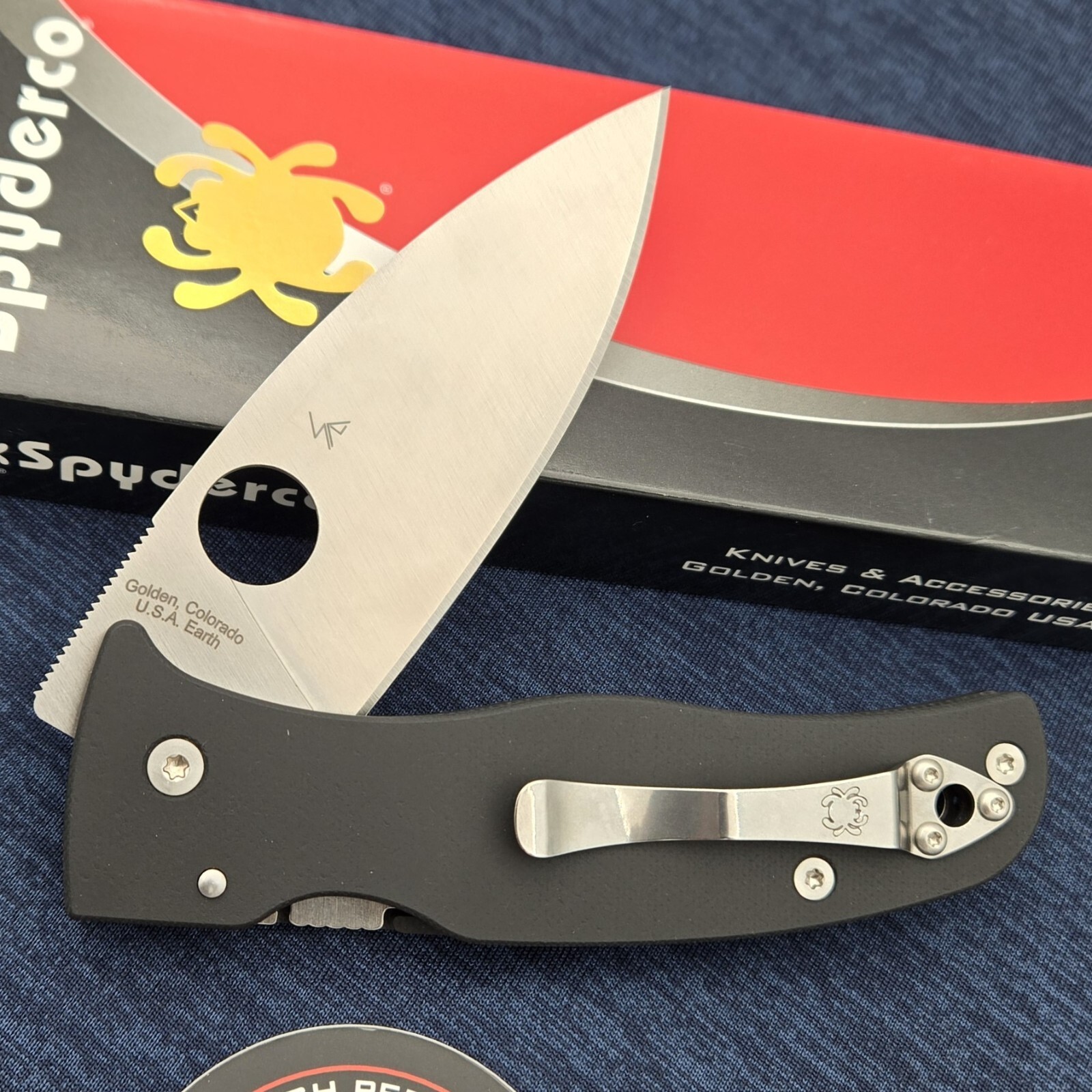 Spyderco Bodacious CPM-S30V Satin Leaf Blade Compression Lock Black G-10 C263GP