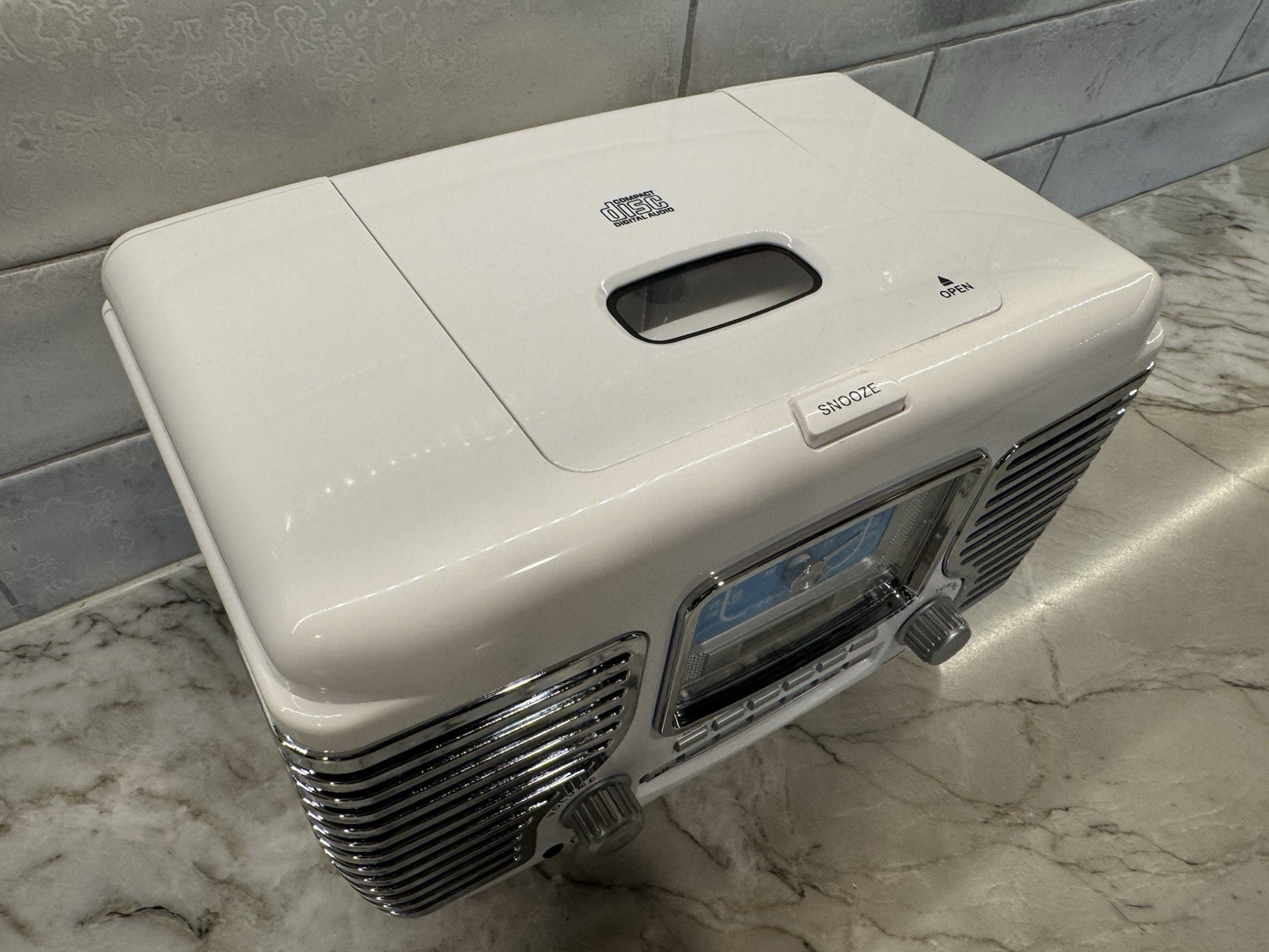 Crosley Corsair Radio with Bluetooth – White CR612B-WH