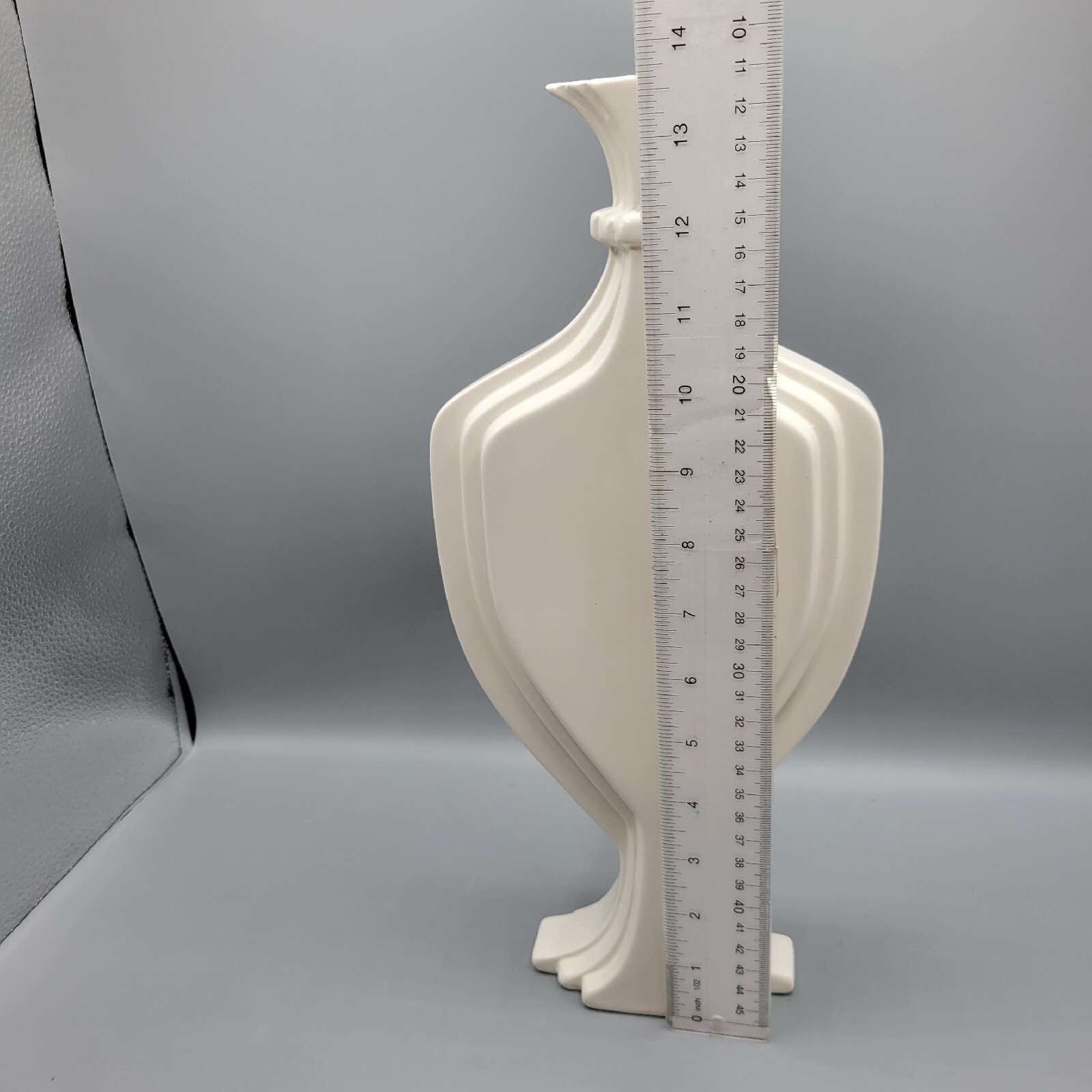 Global Views Classic Sliced 3D Urn Vase 6.5″x13.75″