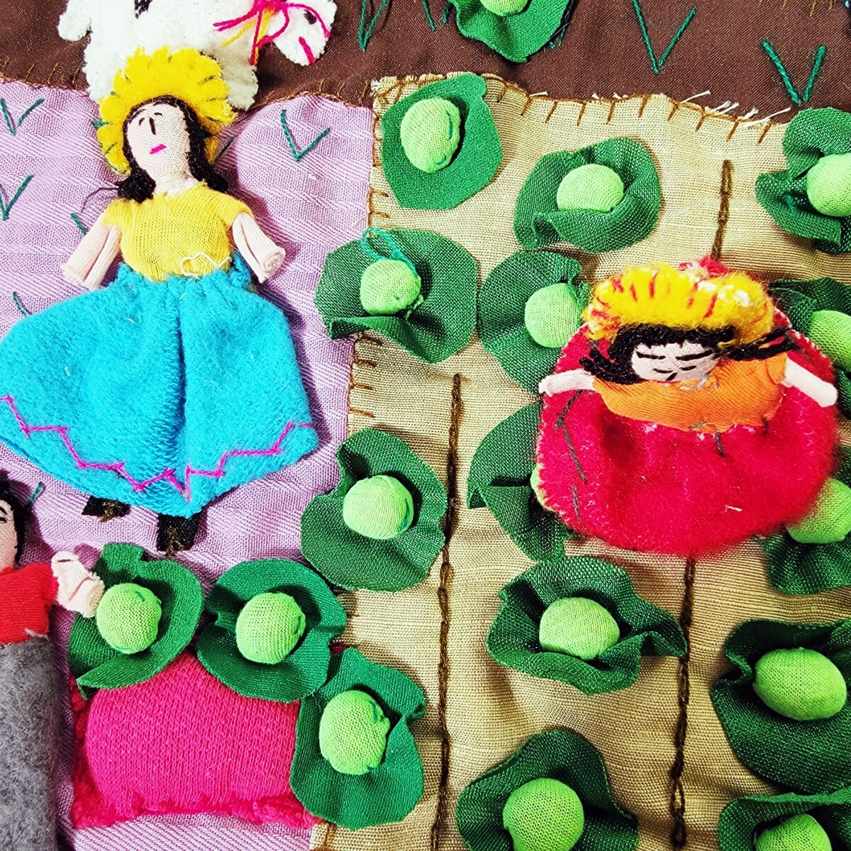 Vintage PERUVIAN Handmade ARPILLERA Folk Art Tapestry 19.5×19.5 in 3D dolls