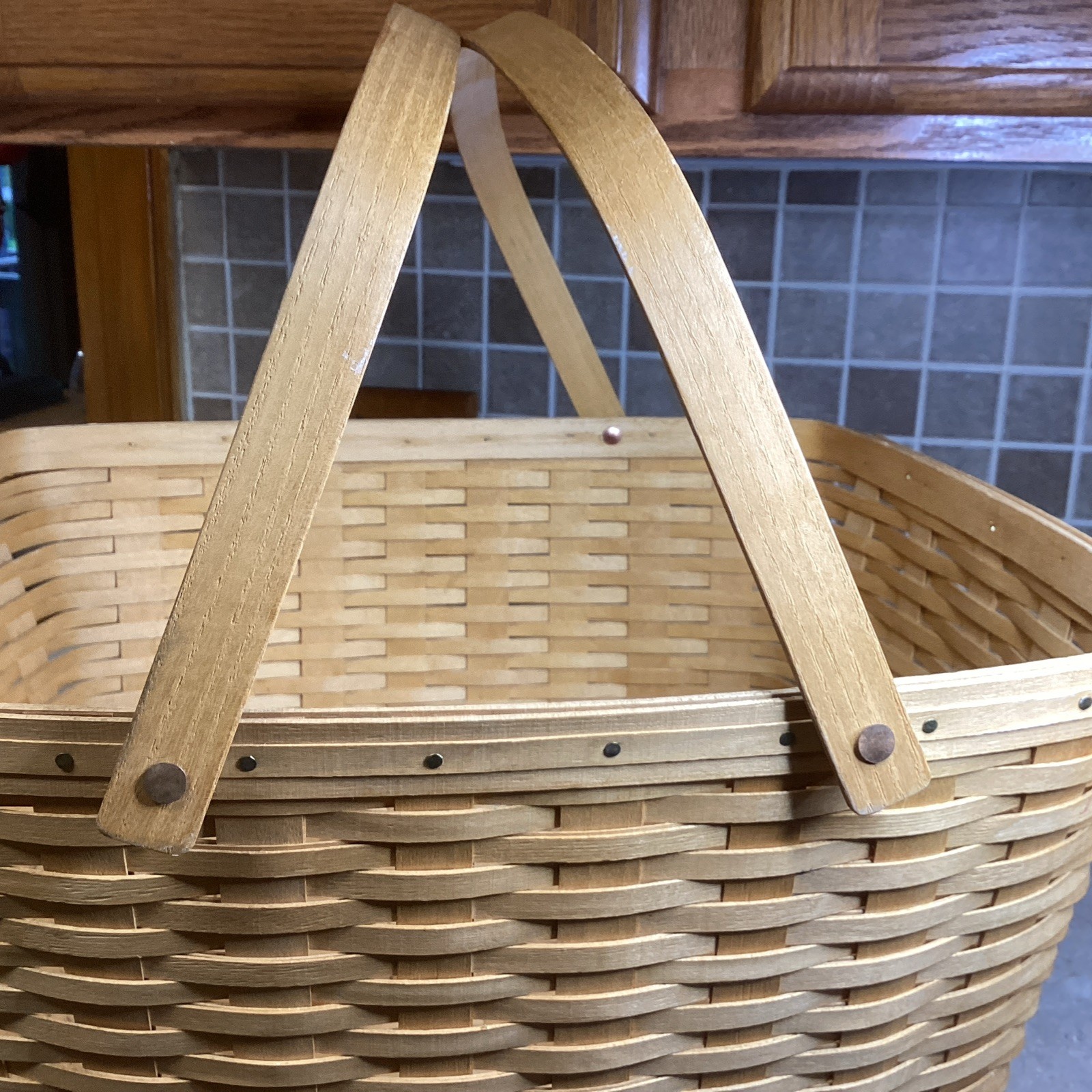 Longaberger 1995 Large Picnic Basket w/ Wood Lid 16x14x12” Tall