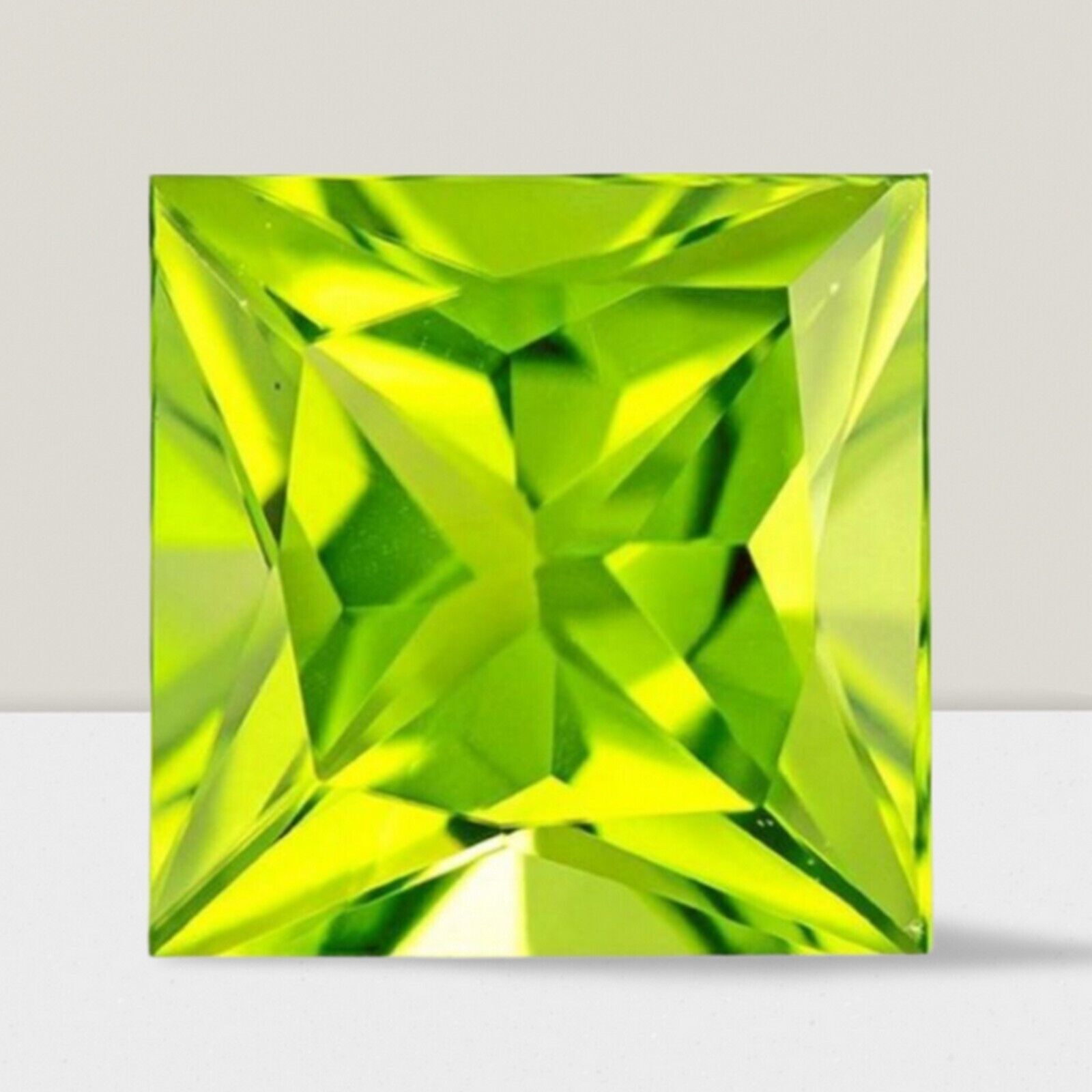 Peridot Square Cut Gemstone 1.30 Cts – 7 mm Lustrous Loose Gem