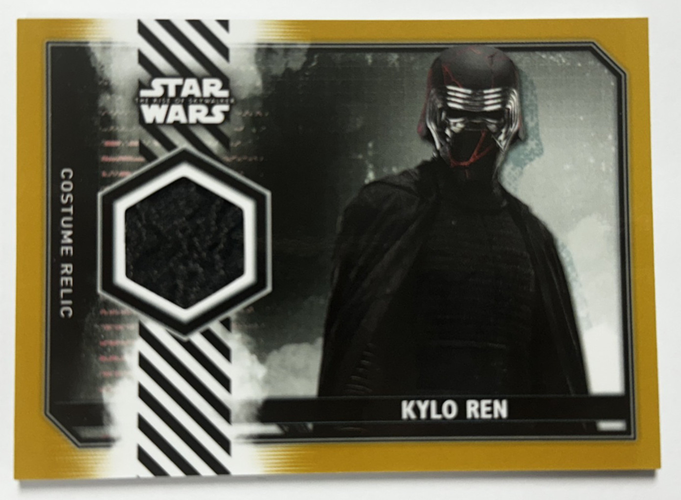 2020 Topps Star Wars TRoS S2 Costume Relic Undershirt Kylo Ren /10 Gold
