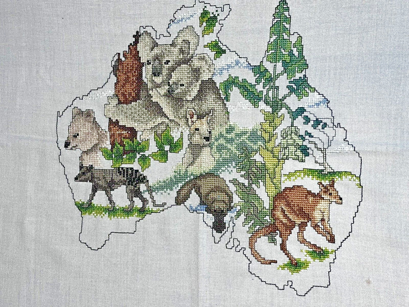 VTG Cross Stitch Australian Map Tablecloth 52×72 White Handmade Linen Needlework