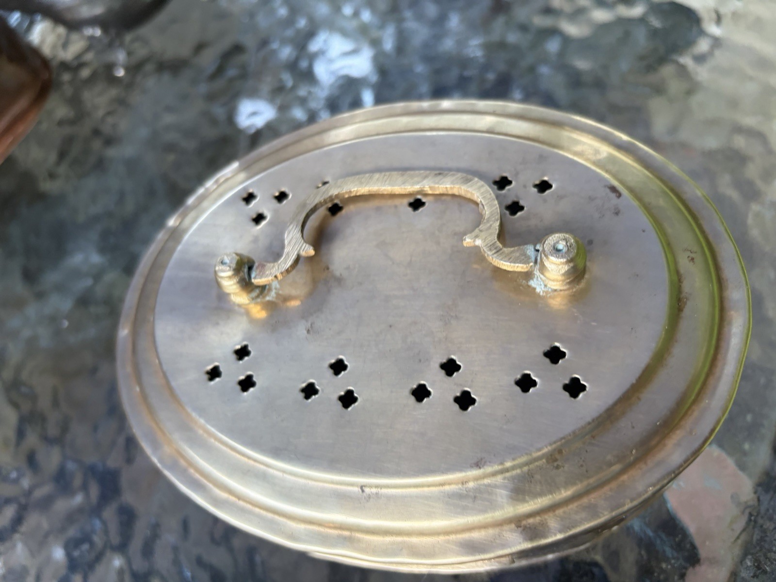 Vintage Brass Jewelry/ Trinket Box with 2 hinged Latch. Decorative & functional!