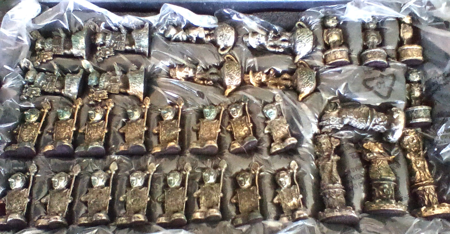 Vintage Masters Collection ALICE IN WONDERLAND Metal Chess pieces