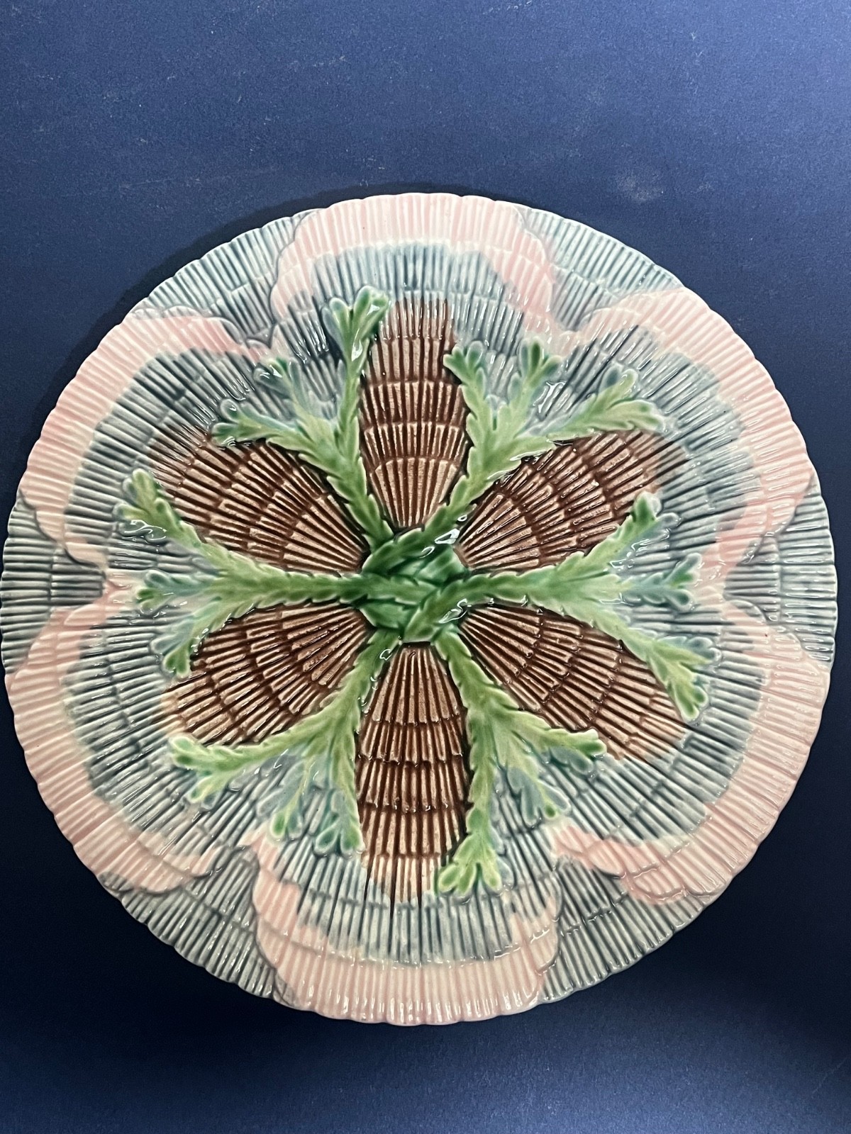 Rare 1 -Horchow Etruscan Majolica Shell And Seaweed 8 1/2 in Plate, j 81
