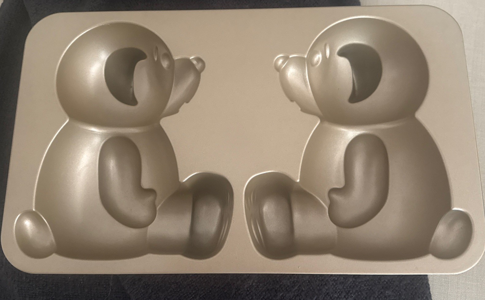 NORDIC WARE 3D TEDDY BEAR CAKE PAN Mold Uses 10 CUPS/ 2.4 Liters Mix Made In USA