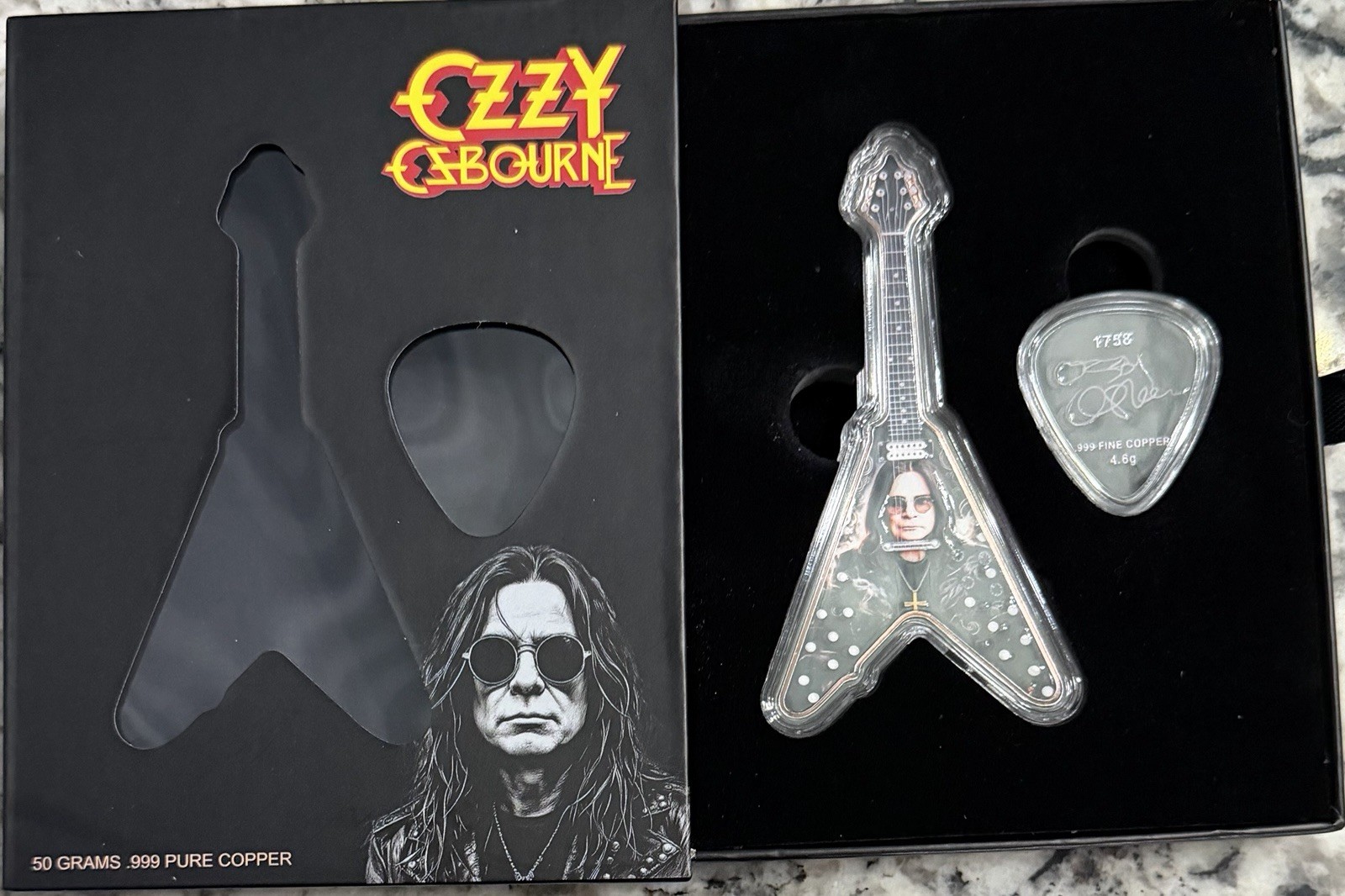 OZZY GUITAR AND PICK 🎸🎸🎸🎸