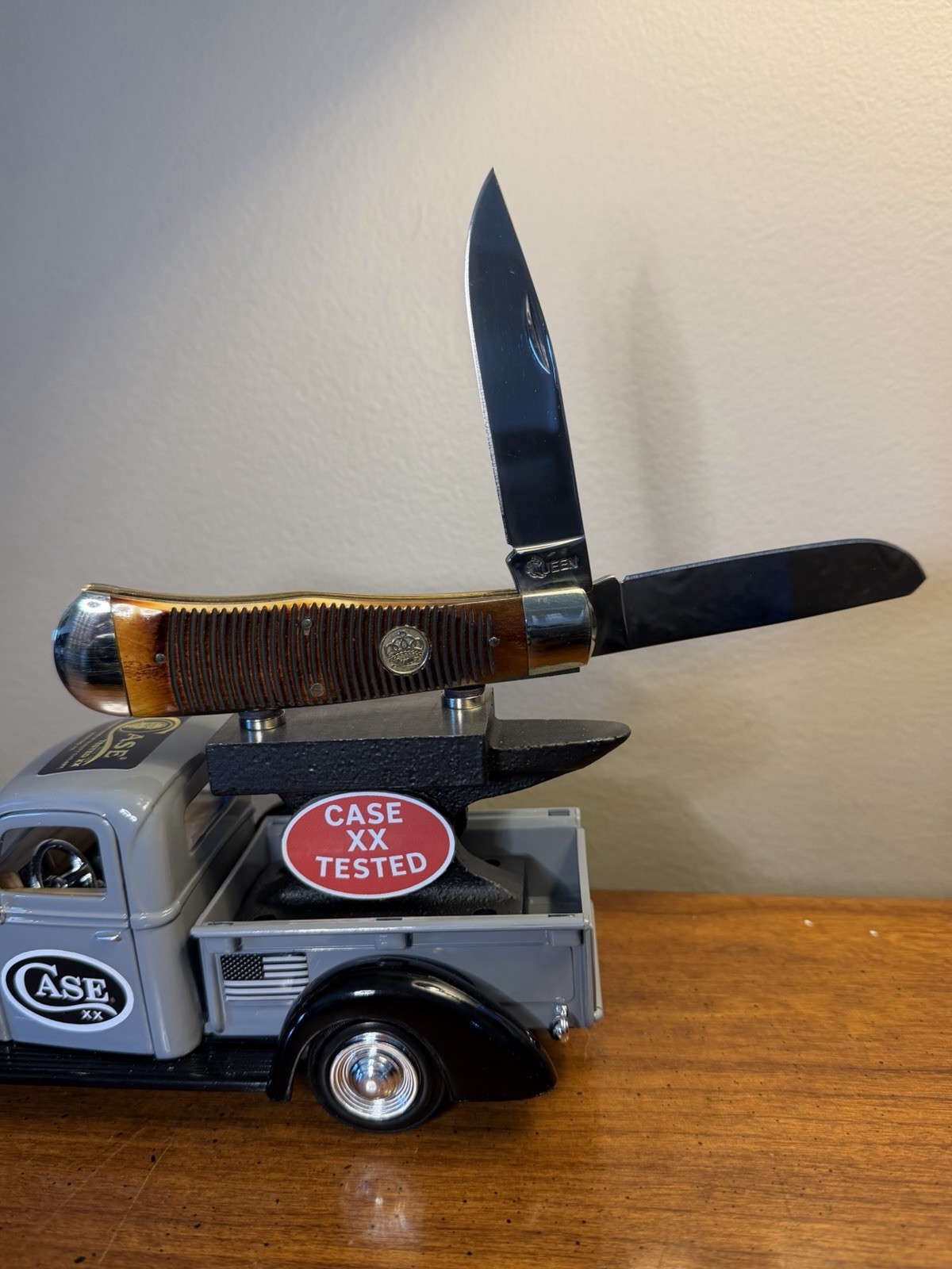 QUEEN USA BIG BOY TRAPPER POCKET KNIFE BURNT BROWN BONE 1065 CARBON STEEL QN7565