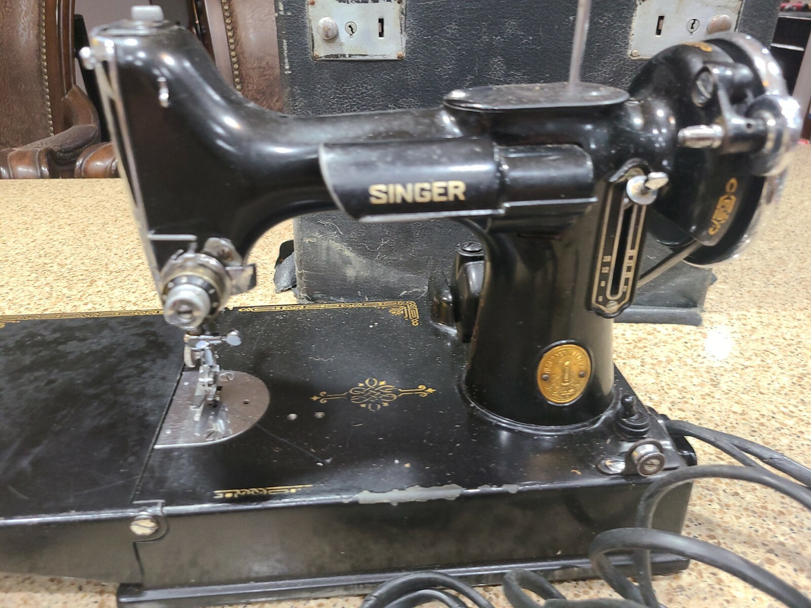 Vintage Singer Featherweight 221 3-110 Sewing Machine w/Pedal Accessories -Works