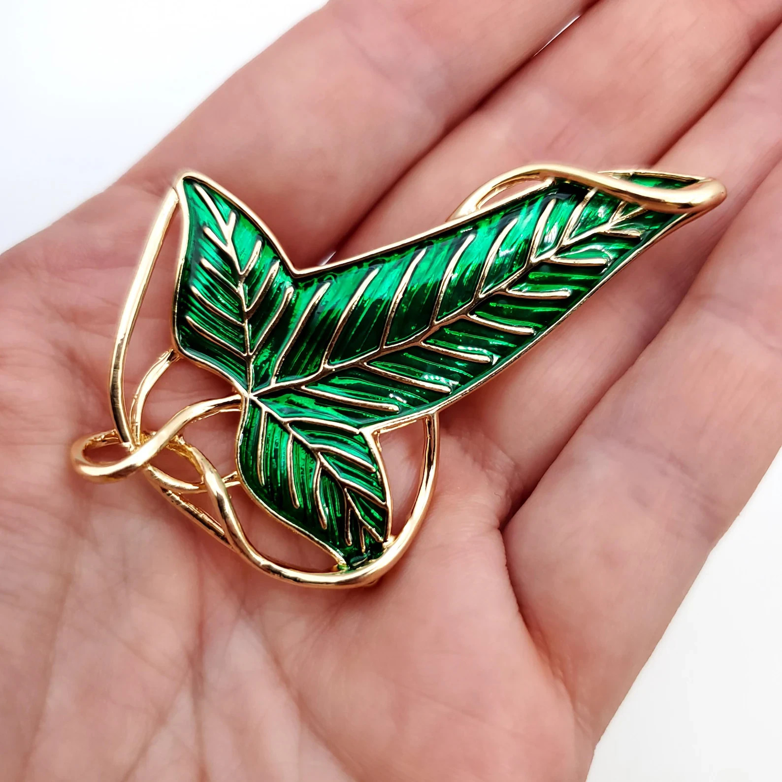 Versatile And Stylish Green Enamel & 14K Yellow Gold Over Ivy Leaf Brooch Pin 1P
