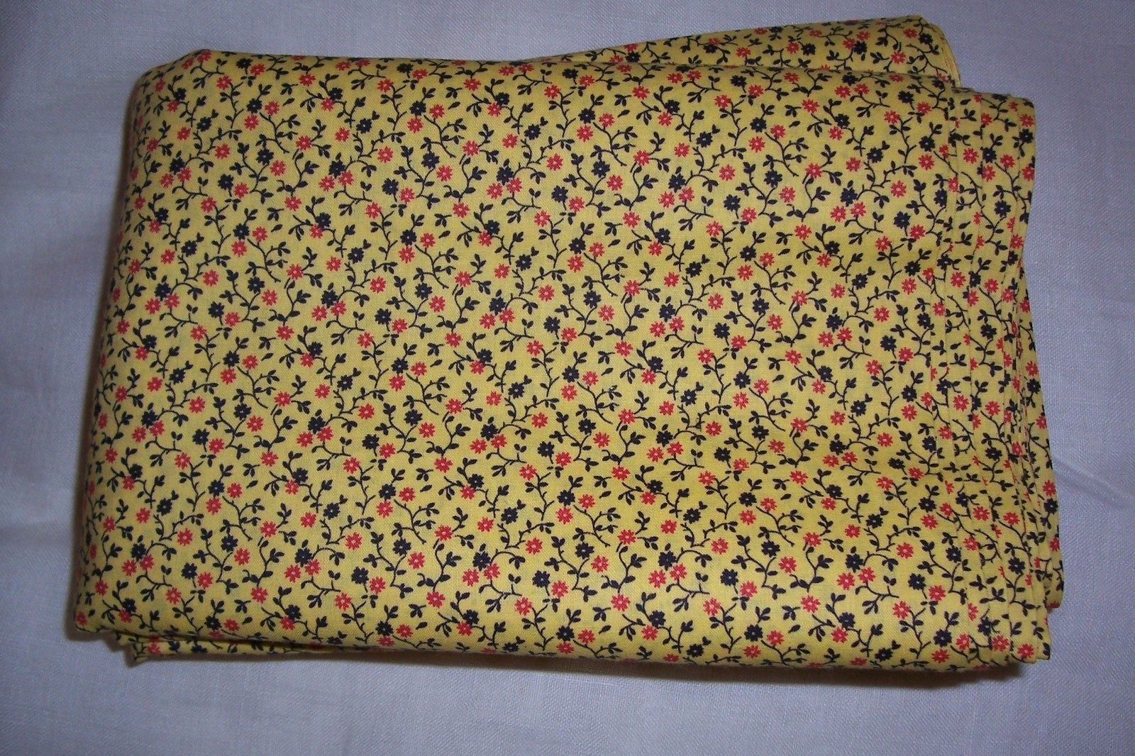 1940’s Cotton Dress Quilt Fabric 4.75+ Yards Long by 36W Ditsy Calico Floral