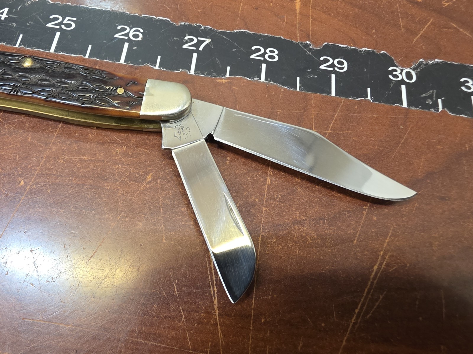 CASE 6347 SS Barbed Wire Amber Bone XX Shield 2002 Folding Pocket Knife