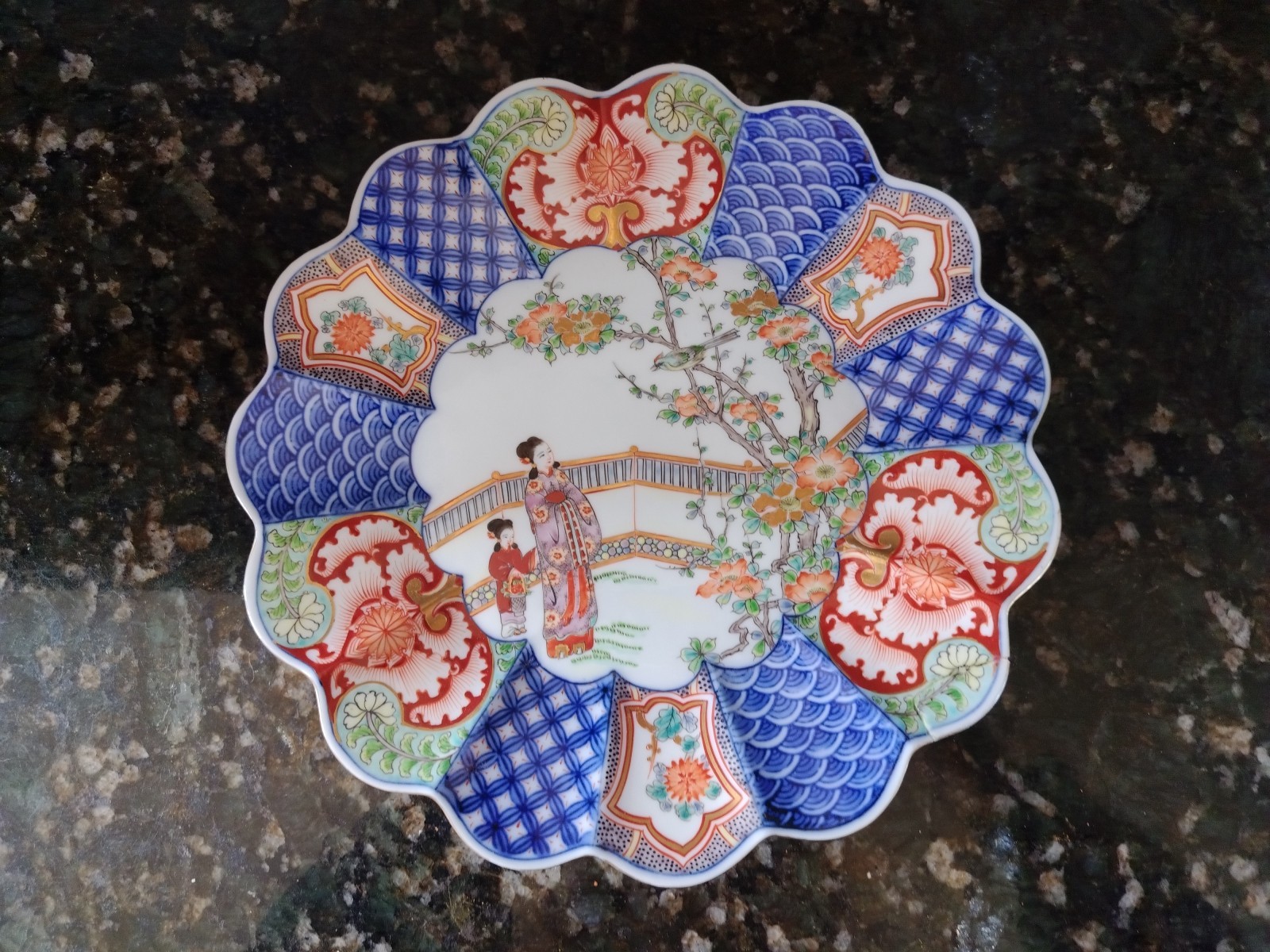 Antique Japanese Scalloped Edge Gilt Imari Porcelain Footed Plate 10.5″