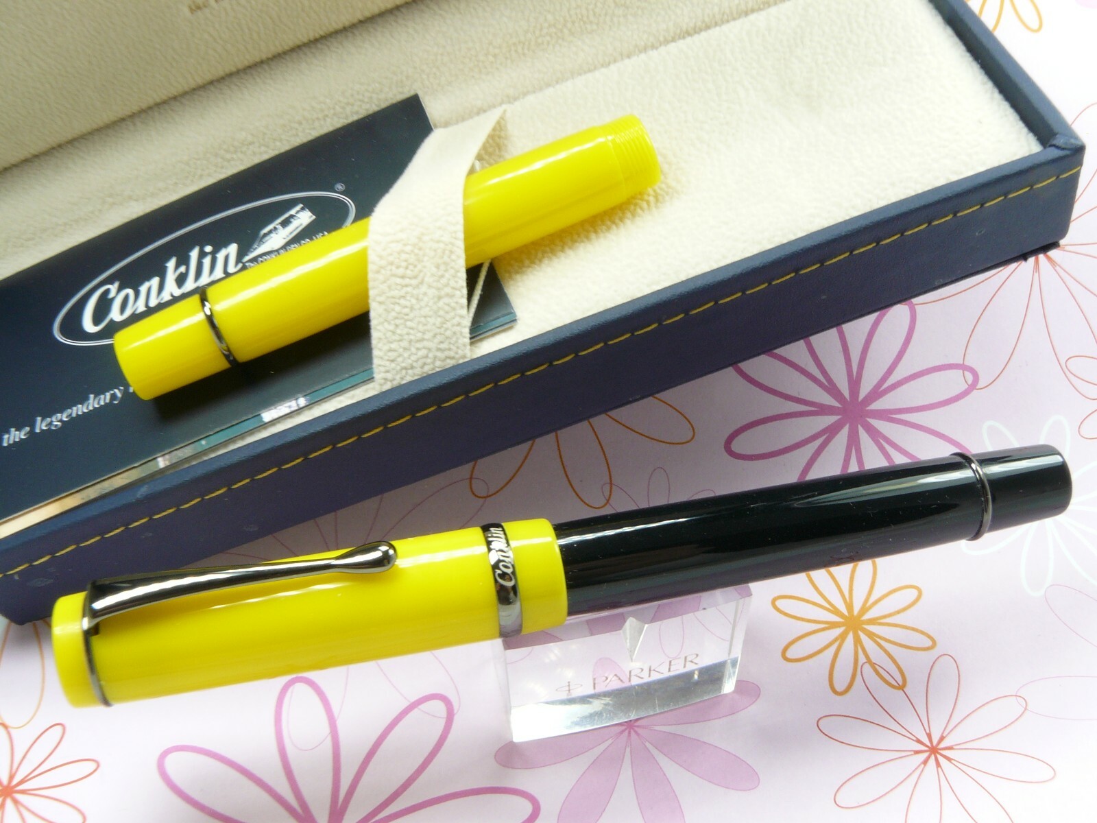 CONKLIN DURAGRAPH YELLOW HORNET LIMITED EDITION FOUNTAIN PEN OMNIFLEX NIB
