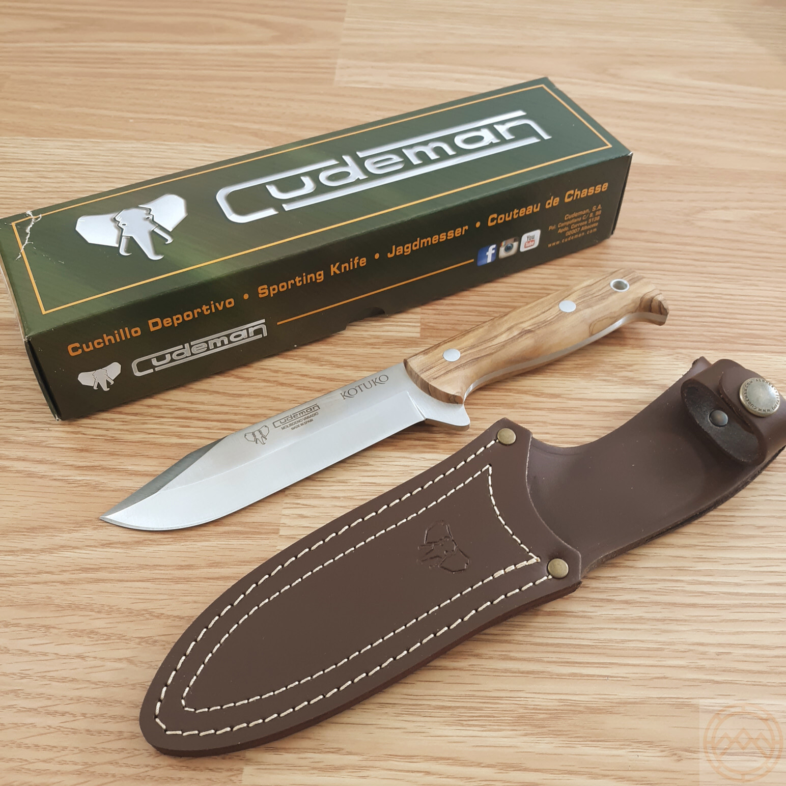 Cudeman Hunter Fixed Knife 5.13″ Full Tang 440 Steel Blade Olive Wood Handle
