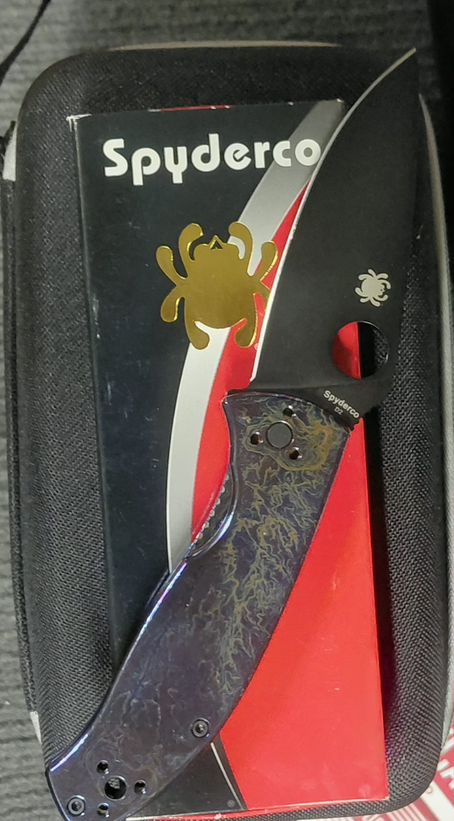 SPYDERCO Tenacious, Blue Disarray Titanium Handles, Black D2 Steel C122TIBLBKD2P