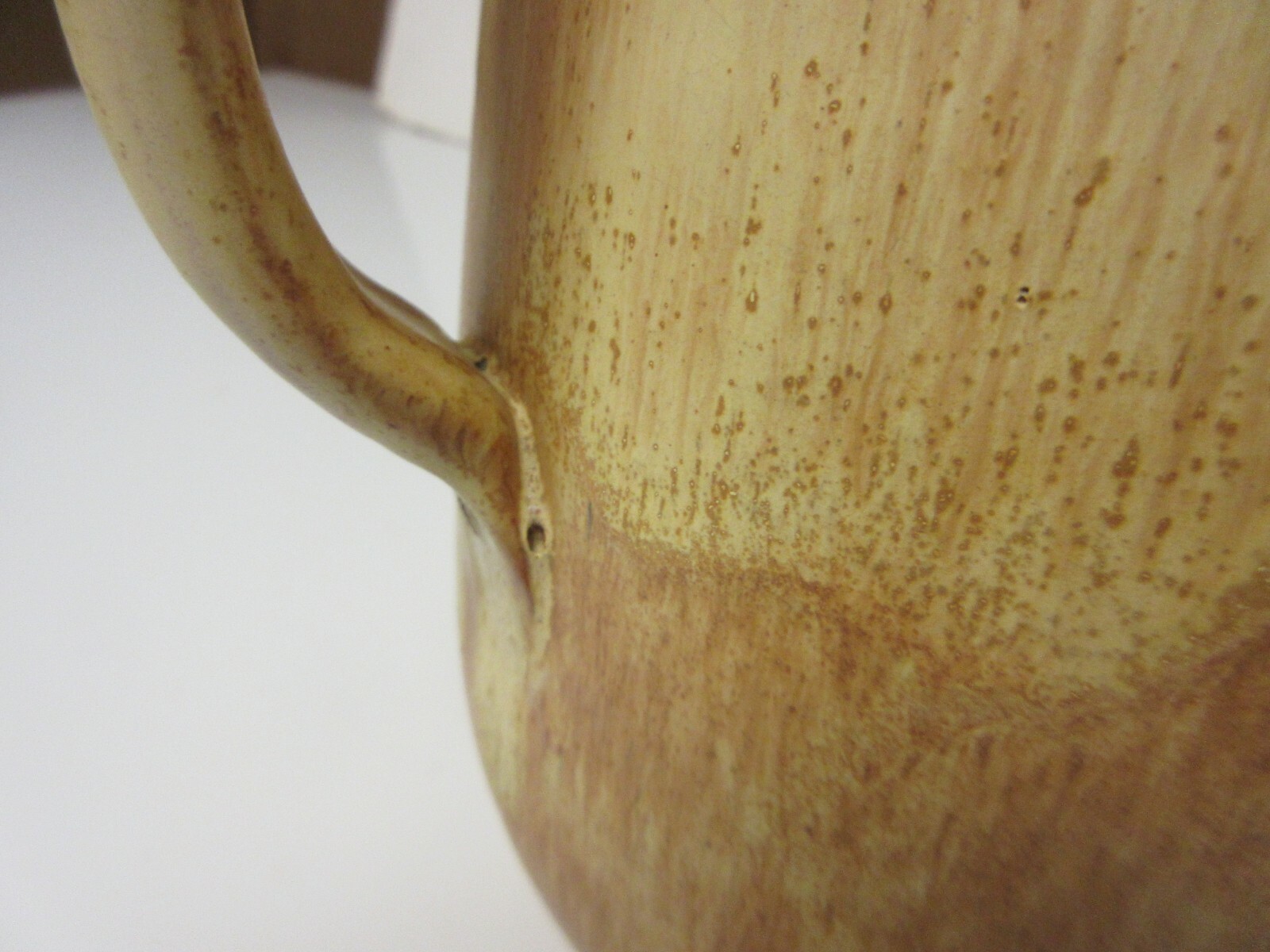 ROSEVILLE POTTERY ICE LIP PITCHER Tan Brown 1915 – 1925 Blue Rv MARK