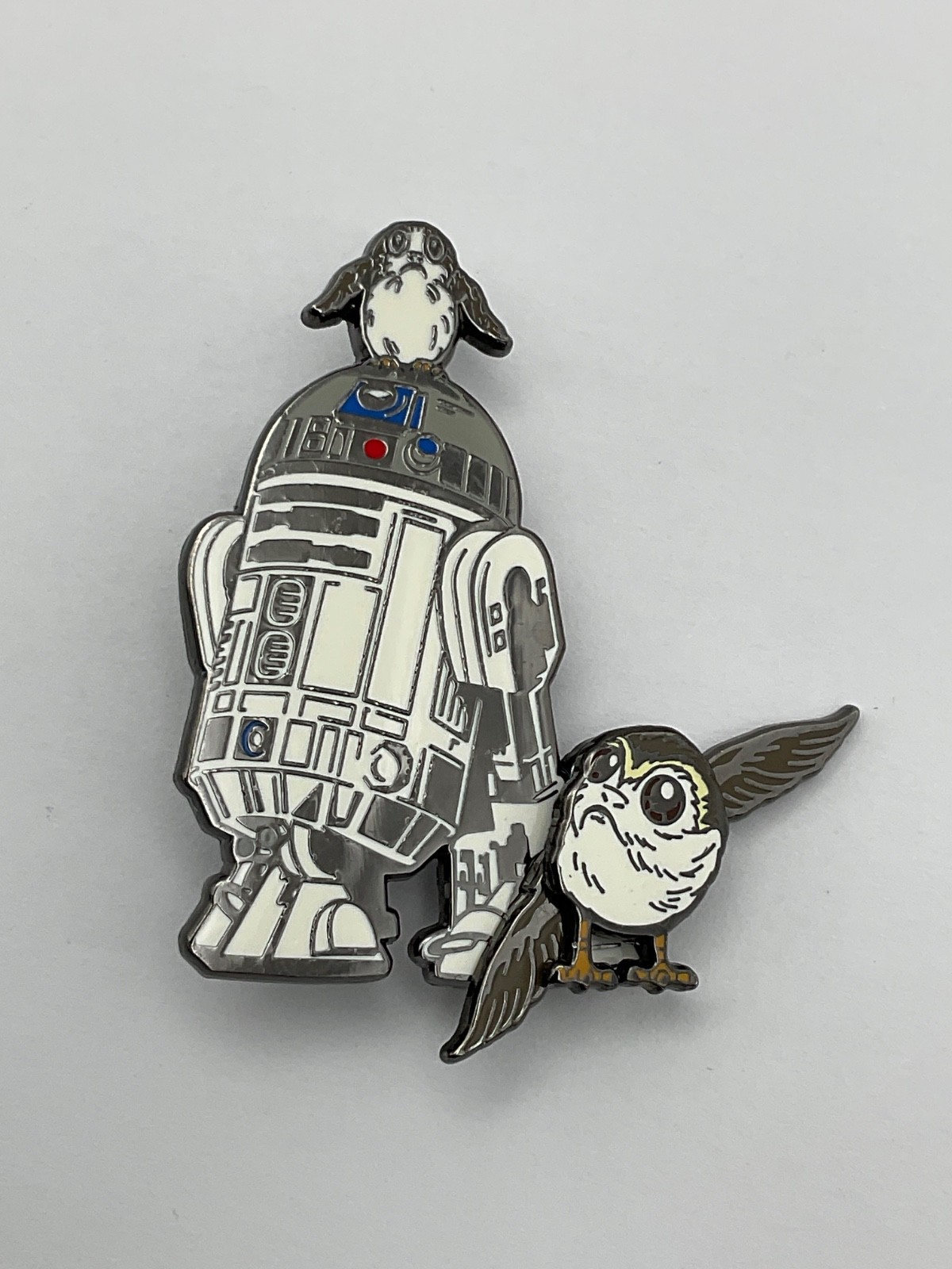 Star Wars R2-D2 and Porgs with Swivel Wings Layered Pin-on-Pin Moving Pin A7