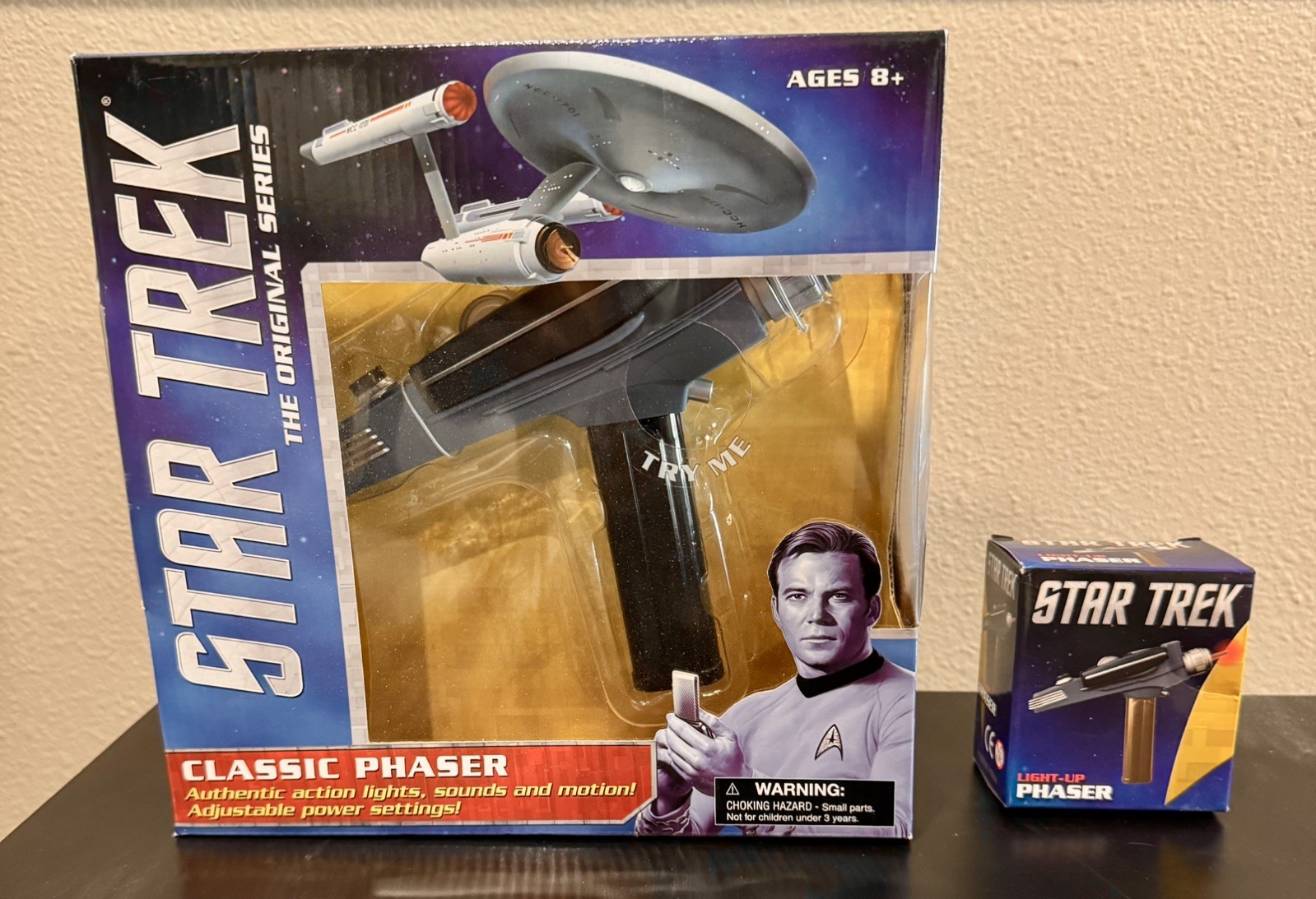 2012 DIAMOND SELECT STAR TREK: THE ORIGINAL SERIES CLASSIC PHASER + MINI PHASER