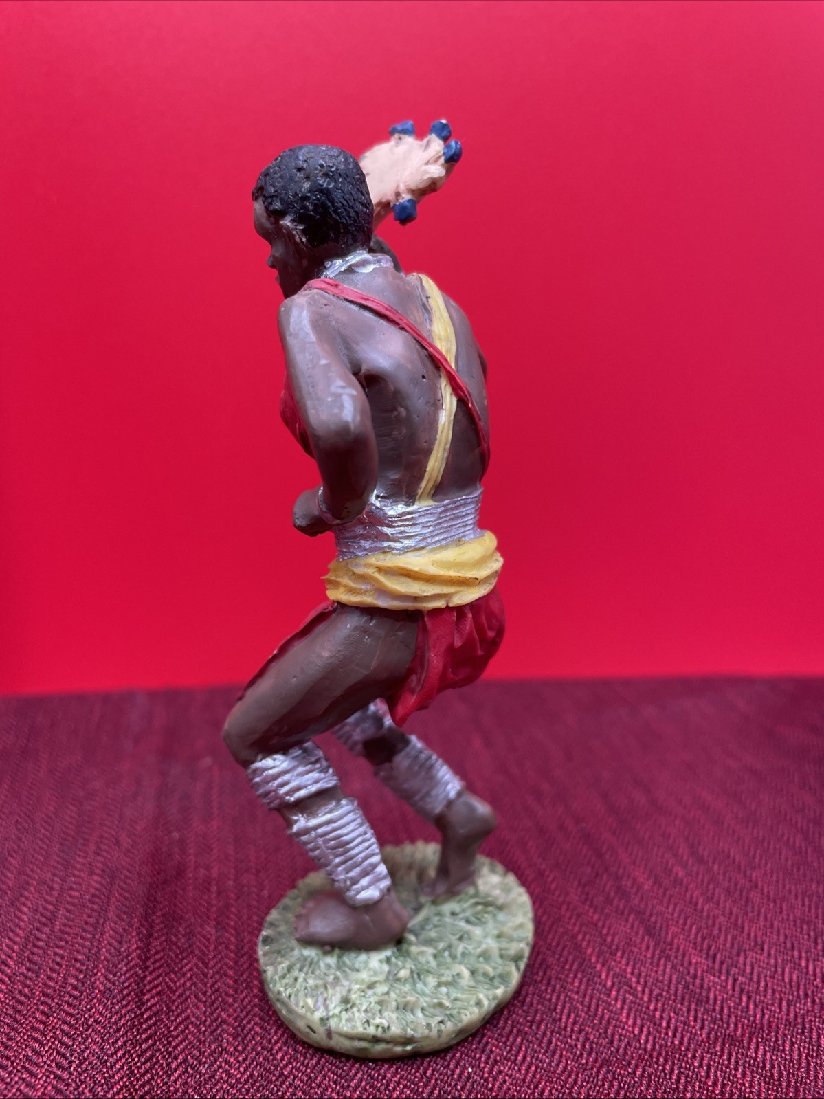 K’s Collection African Tribal Dancer Woman Man ? 5″ Resin Figure Blue Yellow