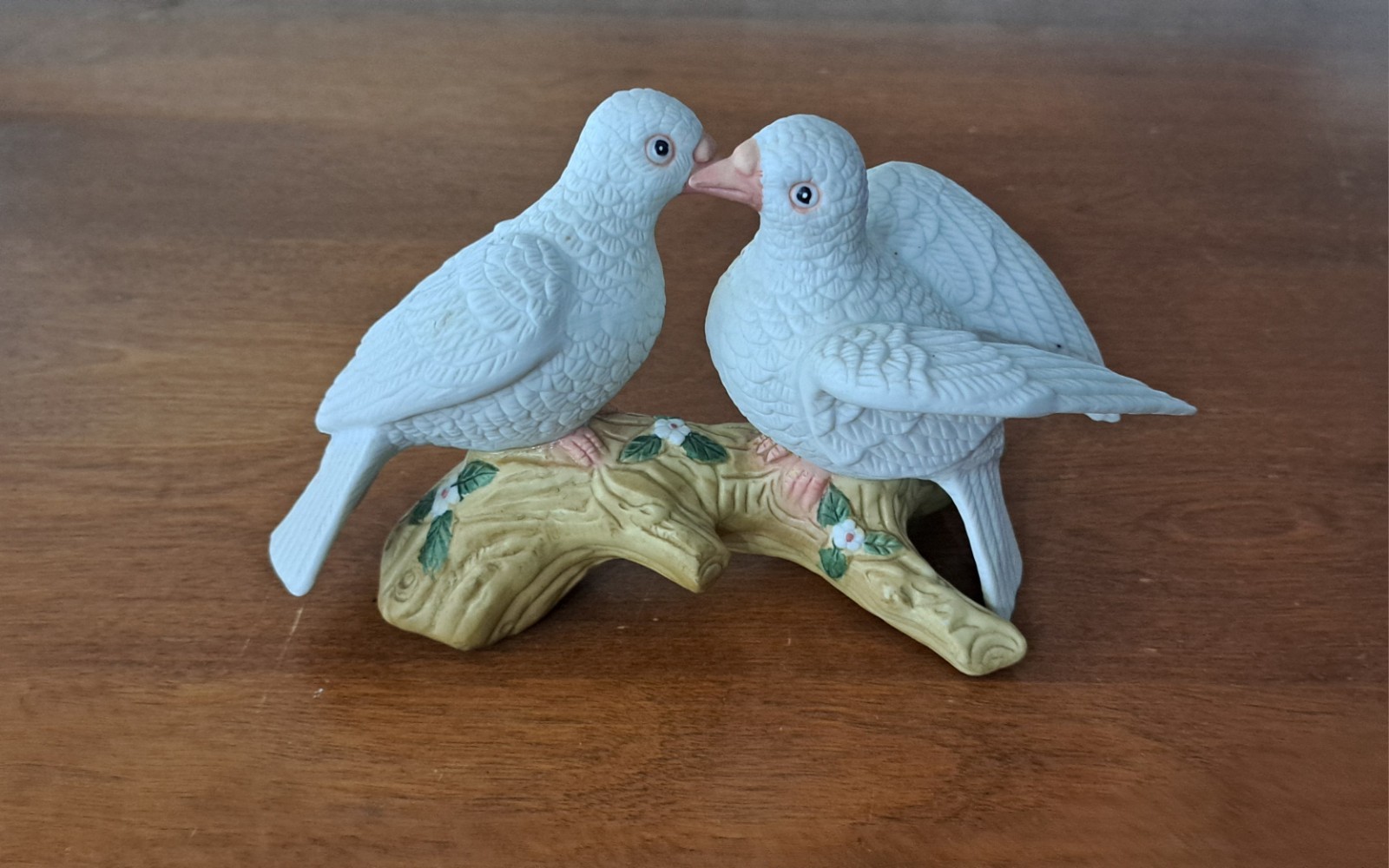 Figurine 2 Doves On A Branch Love Birds Taiwan