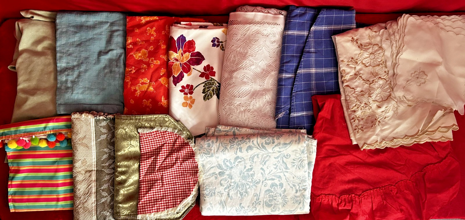 Table Linen Lot – Tablecloths Napkins Placemats Runner Vintage-Current