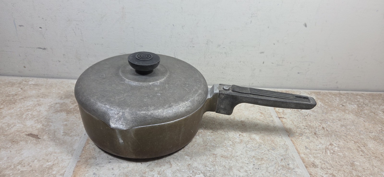 Vintage Magnalite GHC 2 1/2 Quart 2 Liters Double Spout Sauce Pot With Lid USA