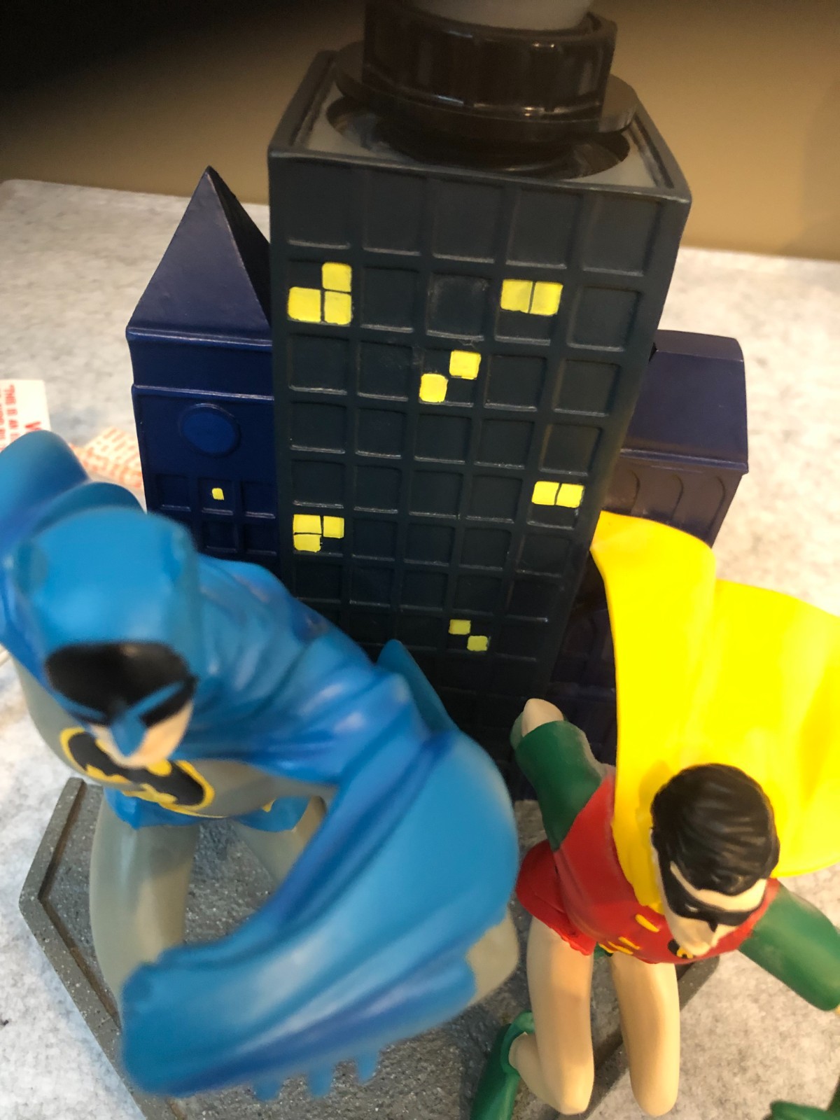 Vtg. 1999 Batman & Robin 16″ Lamp Warner Bros Studio Store Exclusive DC Comics