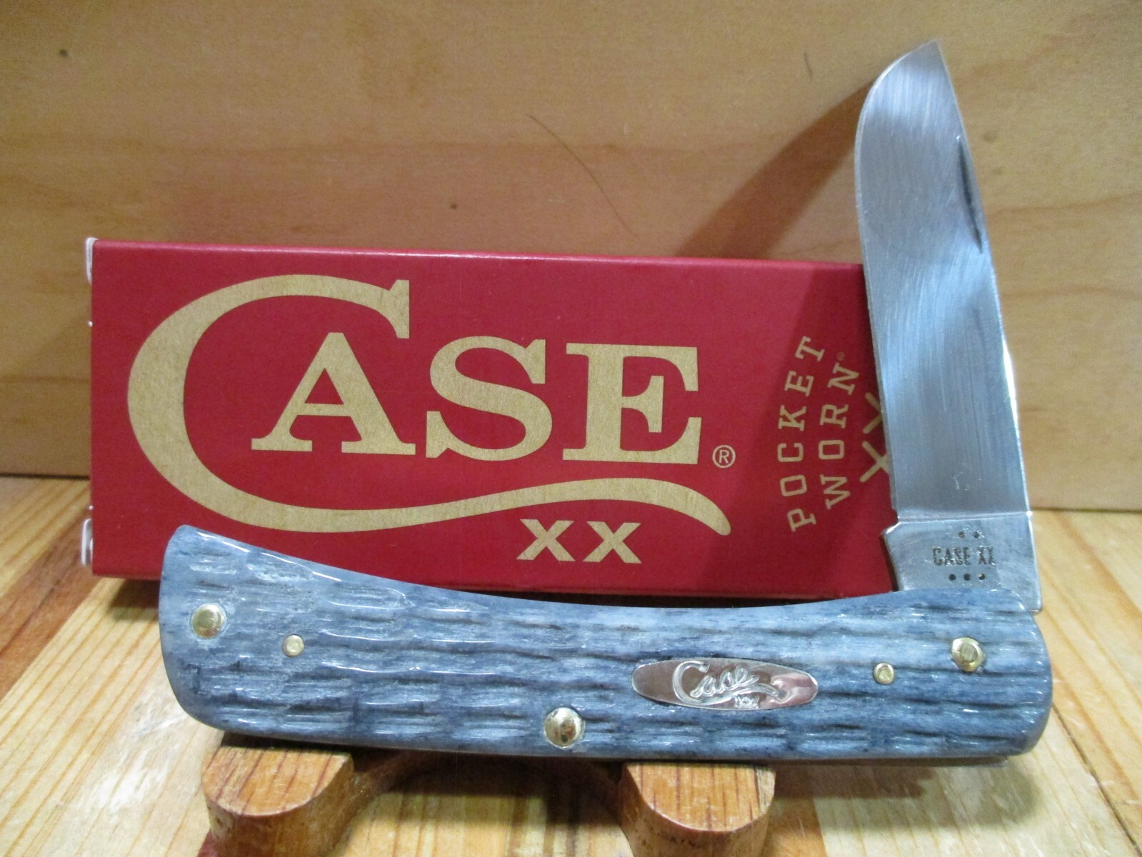 NIB Case XX Carbon Steel Gray Bone Sod Buster Jr. 6137 Pocket Knife – 58412