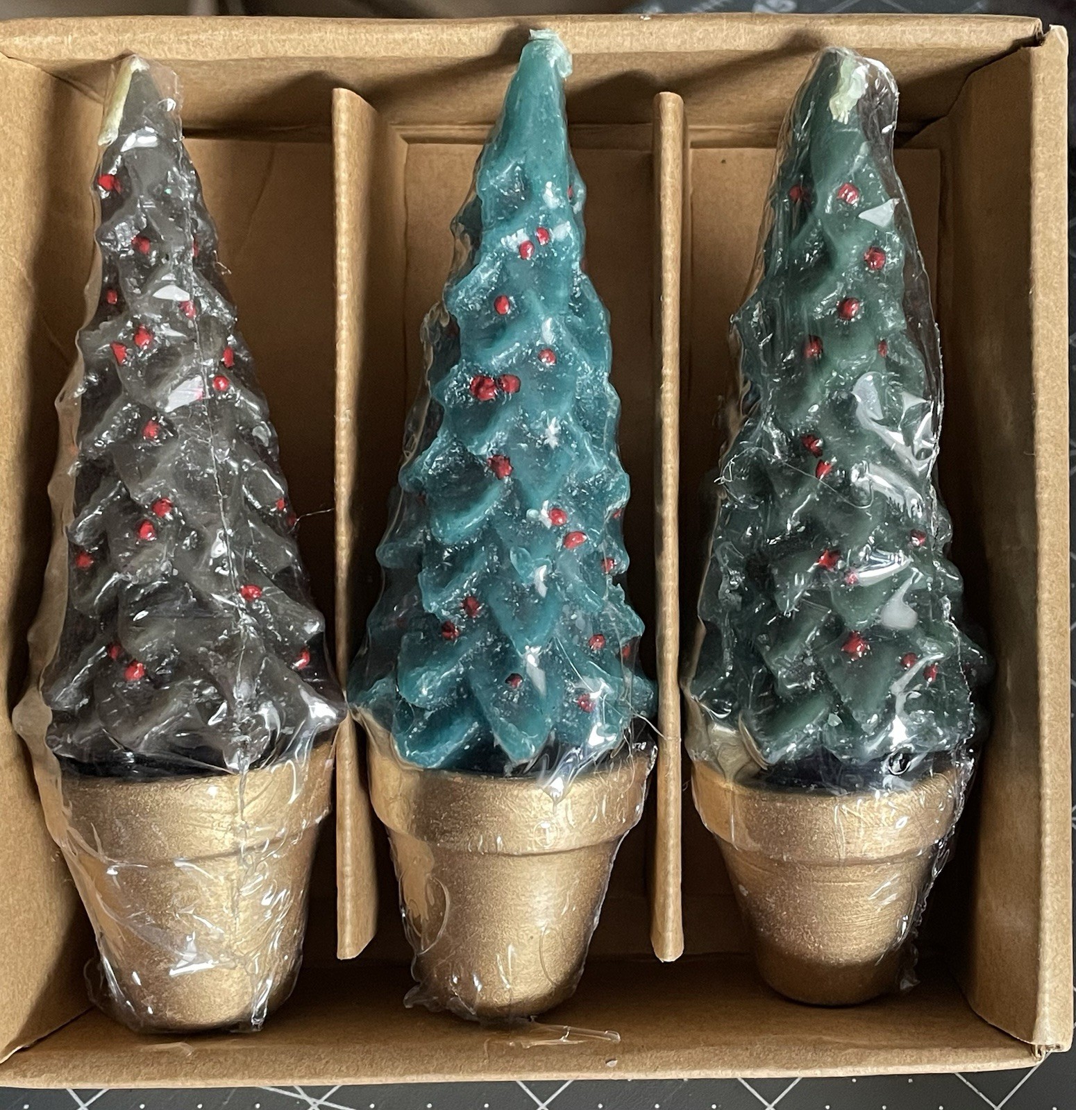 Set Of 3 Christmas Tree Topiary Candles 5” Unused Green Gold Pots By Illuminate
