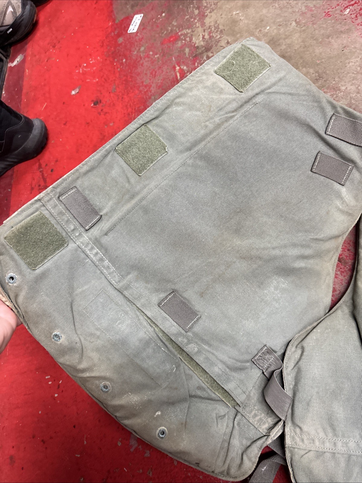 ARMY ACU PLATE CARRIER MEDIUM w/ INSERTS lot R