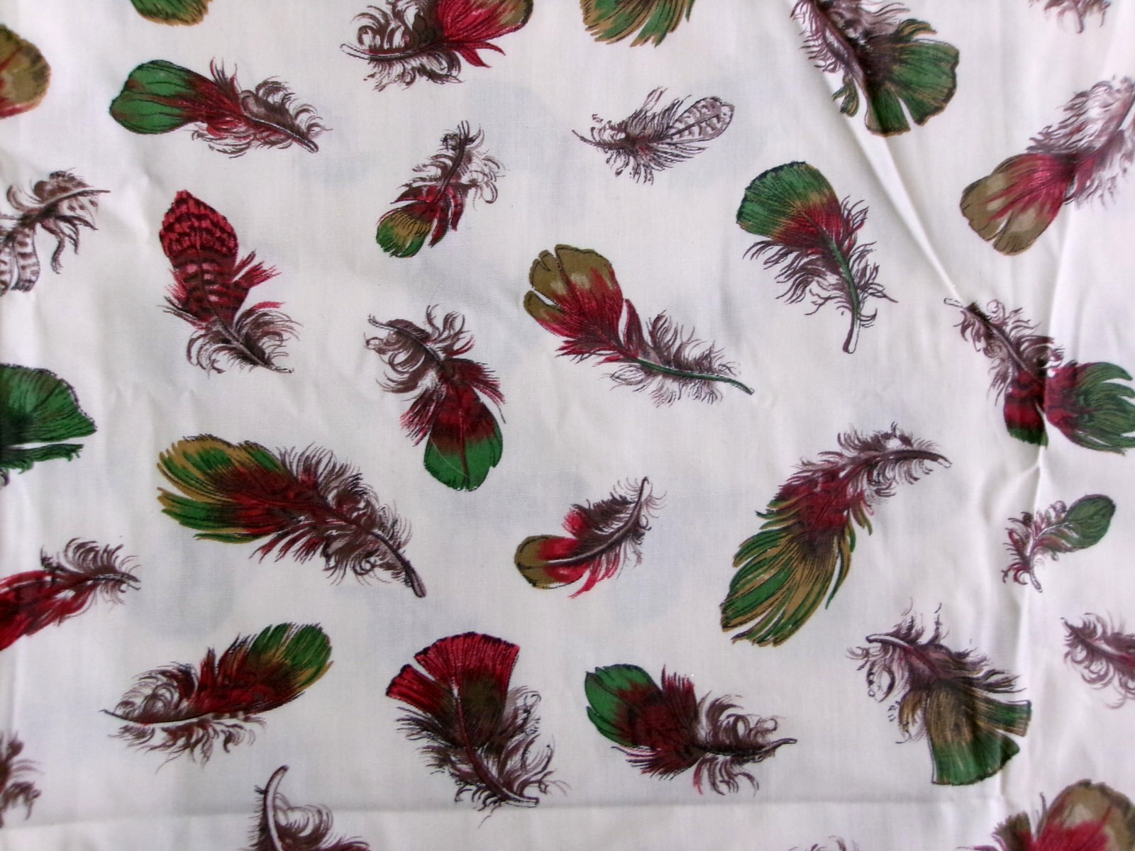 Vtg Avon Converting Co cotton Blend Fabric ‘Feathers’ 2.5 Yds x 45″ Birds Quilt