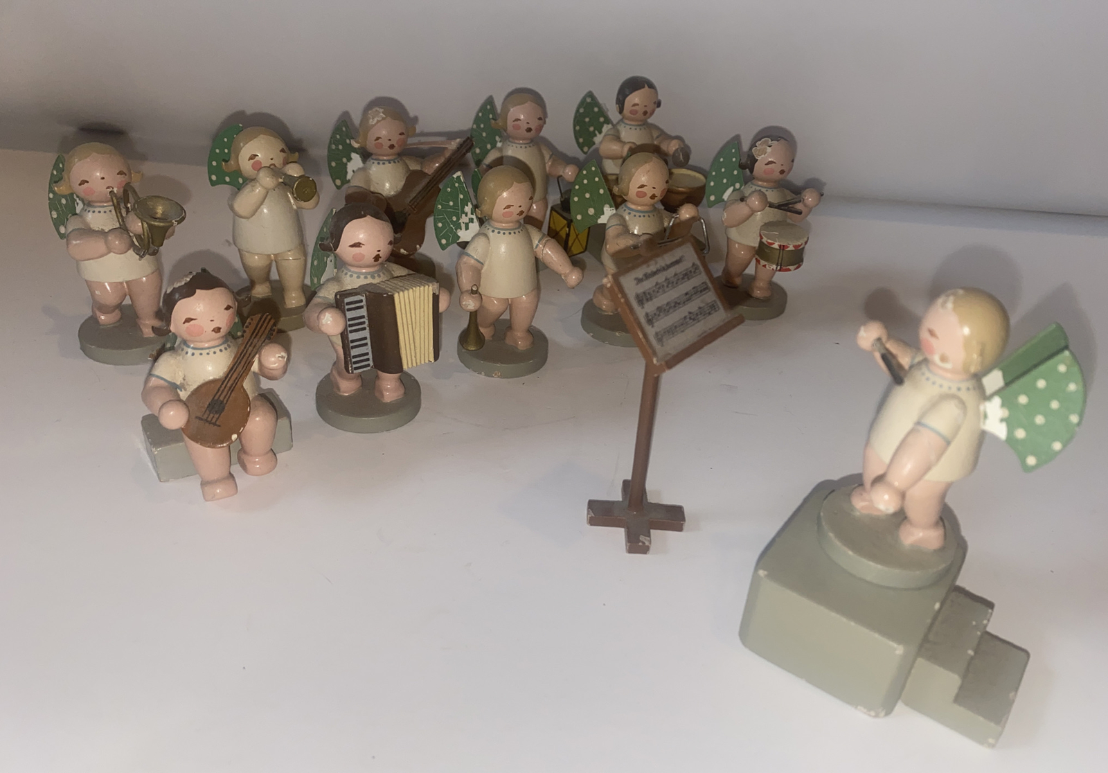 Vintage Erzgebirgische Volkskunst Angel Orchestra 13 Pc. Polka Dot Wings 1950