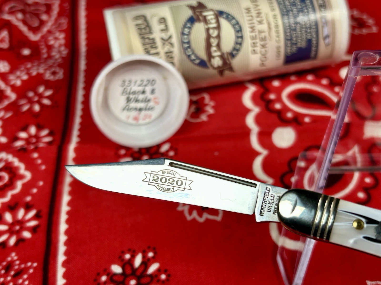 NEW GREAT EASTERN CUTLERY 33 GEC 331220 SFA 1 Of 24! RARE COLOR! CONDUCTOR KNIFE