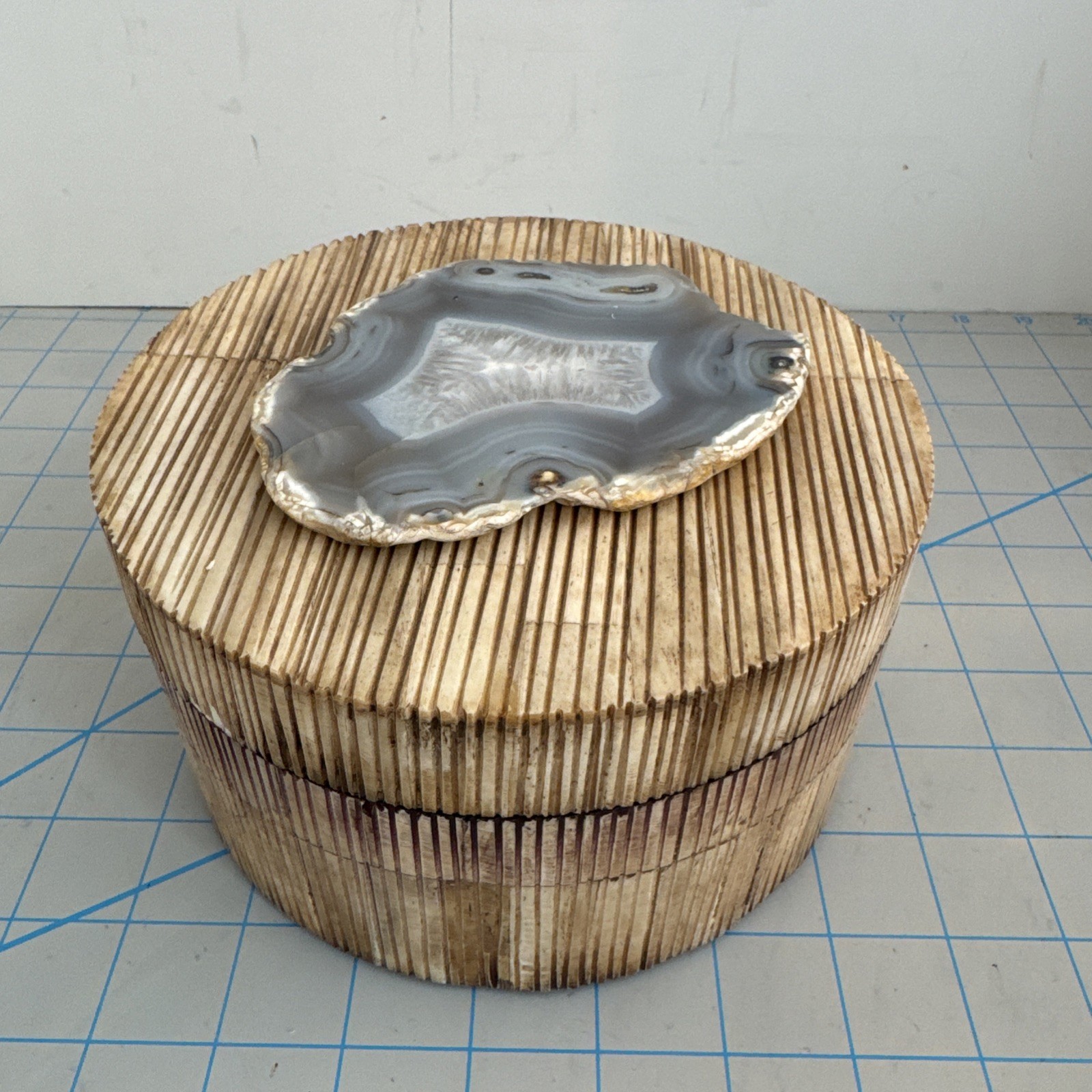 GLOBAL VIEWS Chiseled Bone & Agate Quartz Decor Box – Trinket Jewelry Storage
