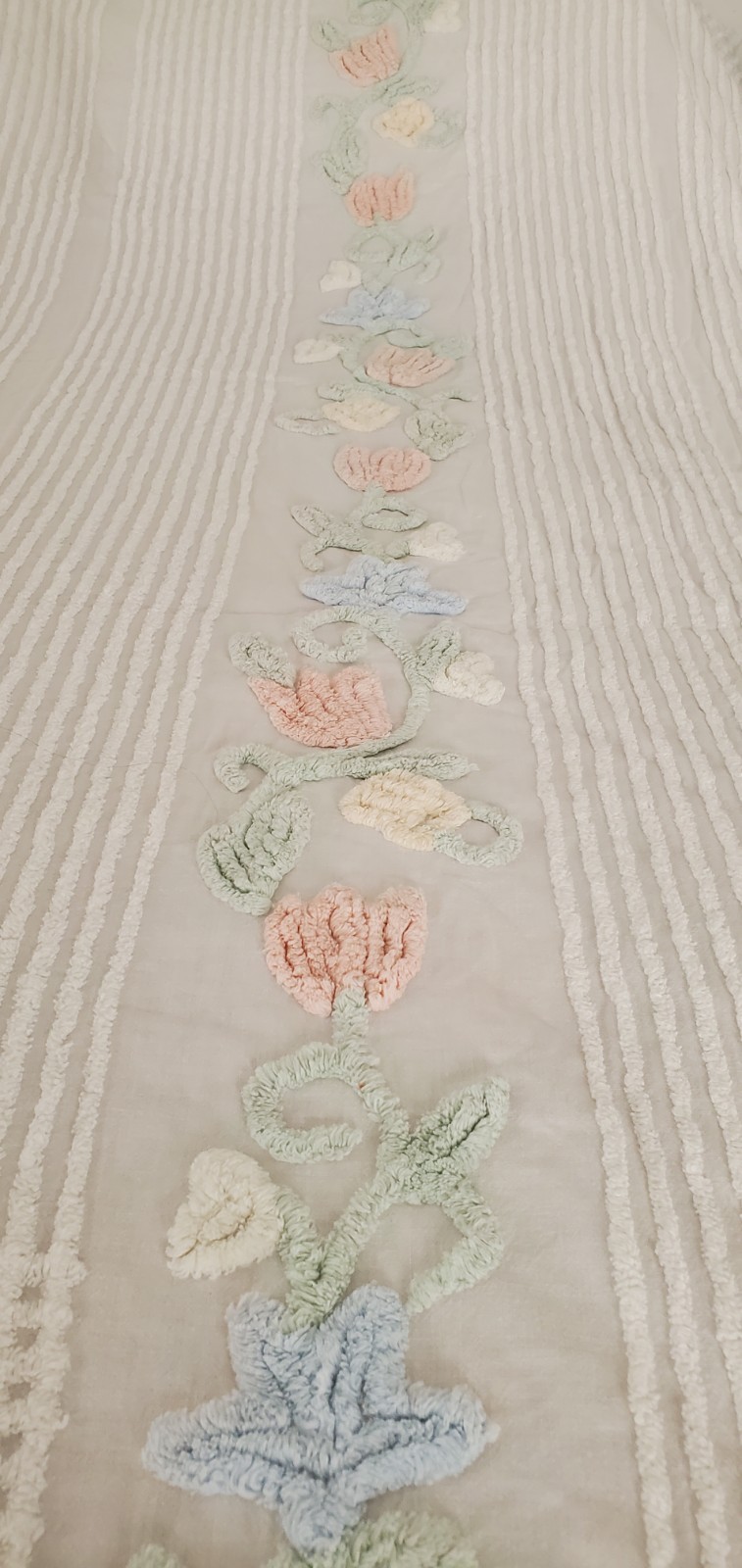 Vintage White Tufted With Pastel Flowers Cotton Chenille Bedspread 72×100