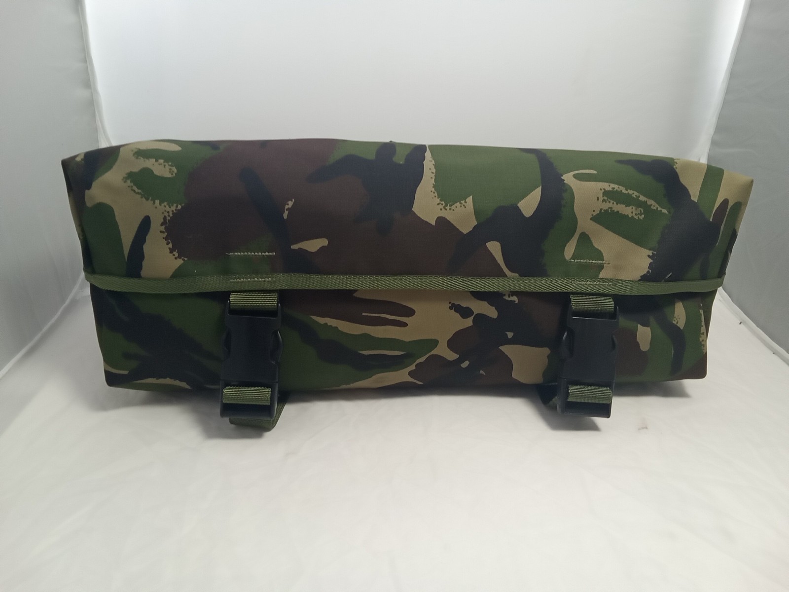 Back bag DPM, clip and zip closure, molle and strap on attachment