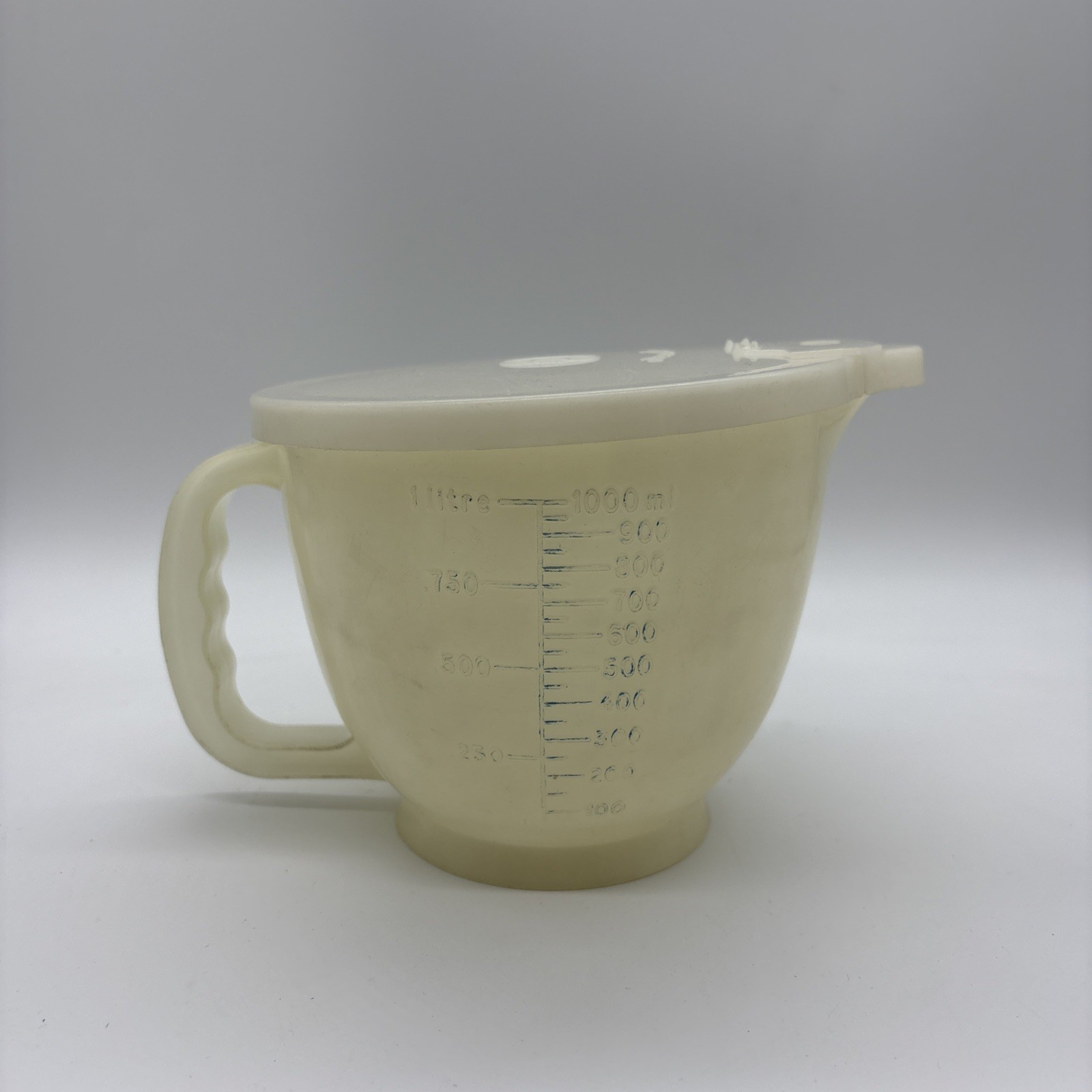 Vintage 1977 Tupperware #1288 Mix N Store 4-Cup Measuring Pitcher w/ Lid, Cap