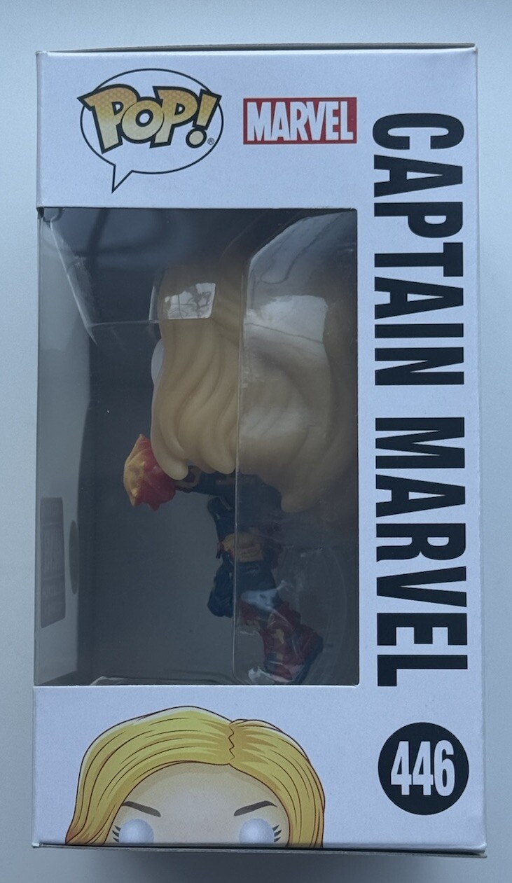 Funko Marvel Collector Corps Glows in the Dark Captain Marvel 446 W/ Protector