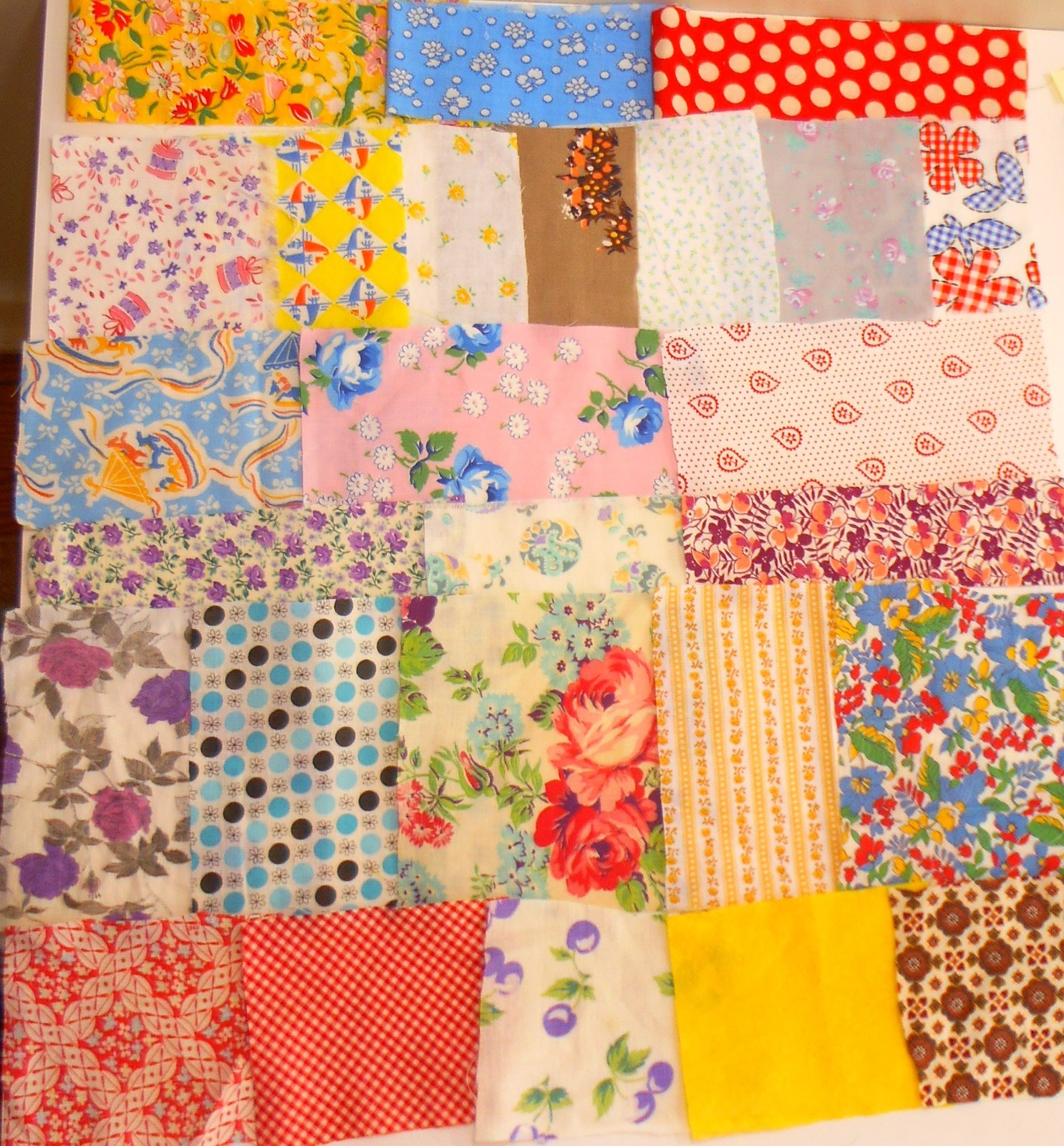 26 Vintage Feed Sack Fabric Pieces -No Duplicates -See List Of Sizes -Lot J