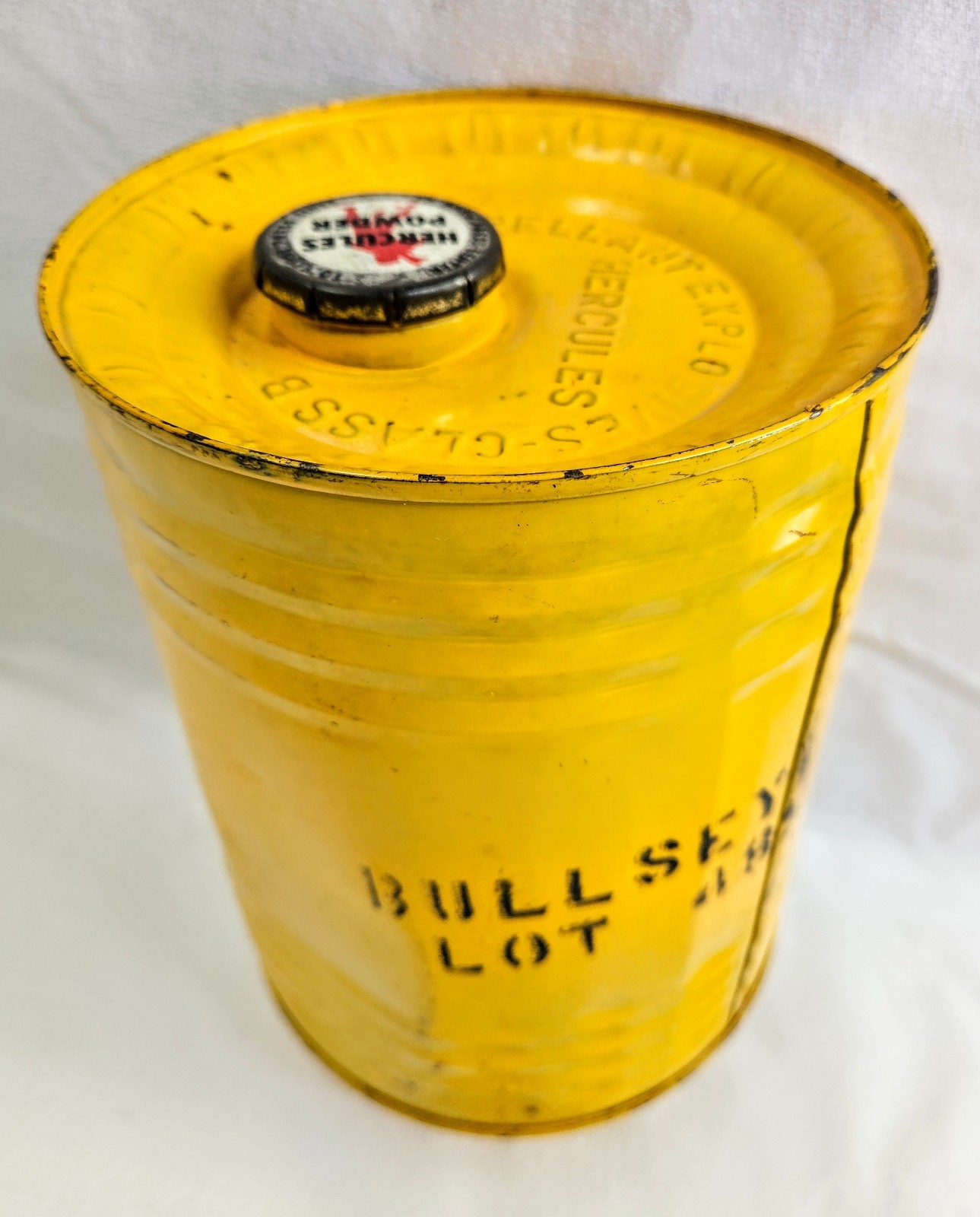 Vintage Bullseye Hercules Powder Keg Tin Can Rare Yellow Vintage Advertising