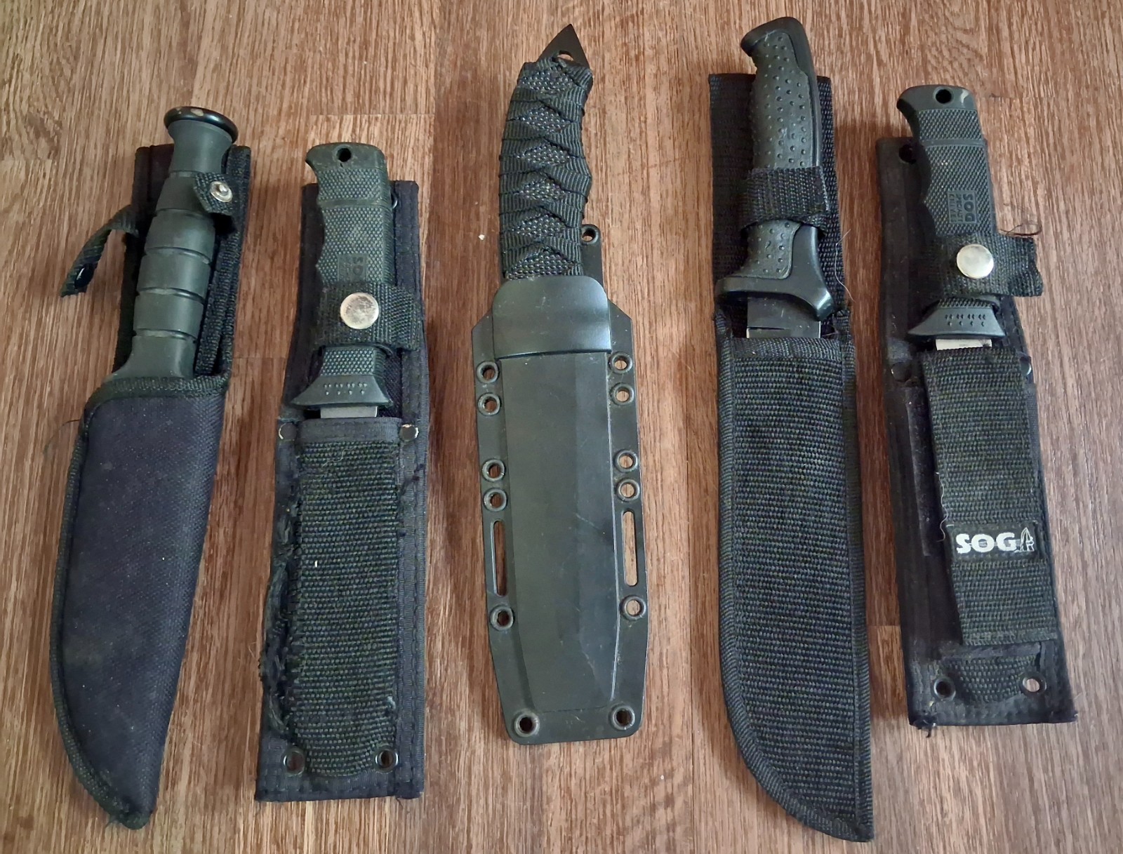 5 Knife Mixed Lot, Good Condition, Sog Seal Pup Brand, BudK, Stealth Ranger